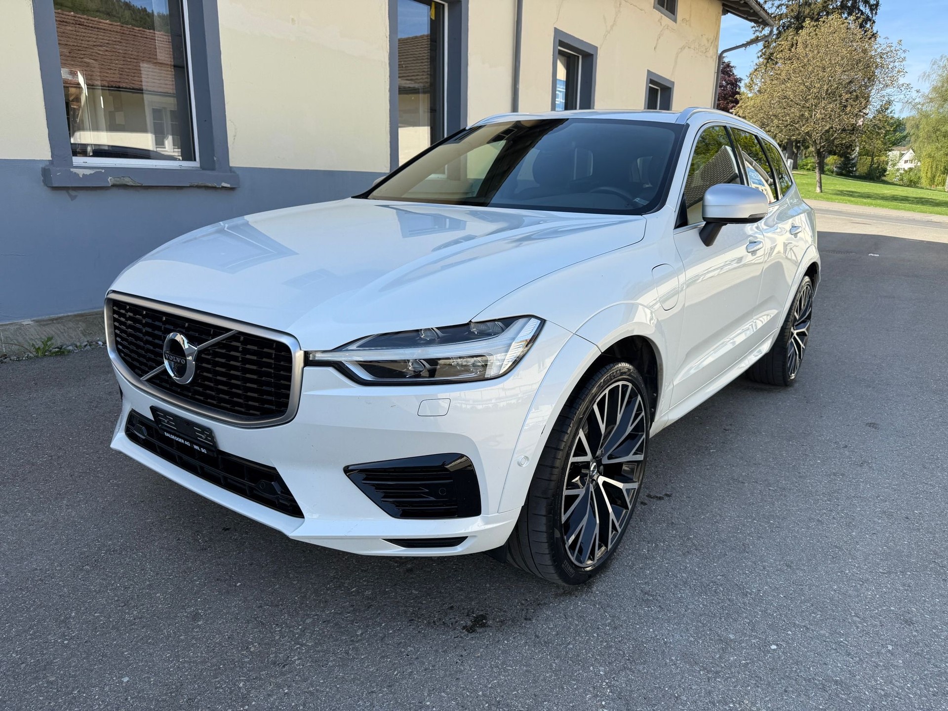 VOLVO XC60 T8 eAWD R-Design Geartronic-showroom-element-2