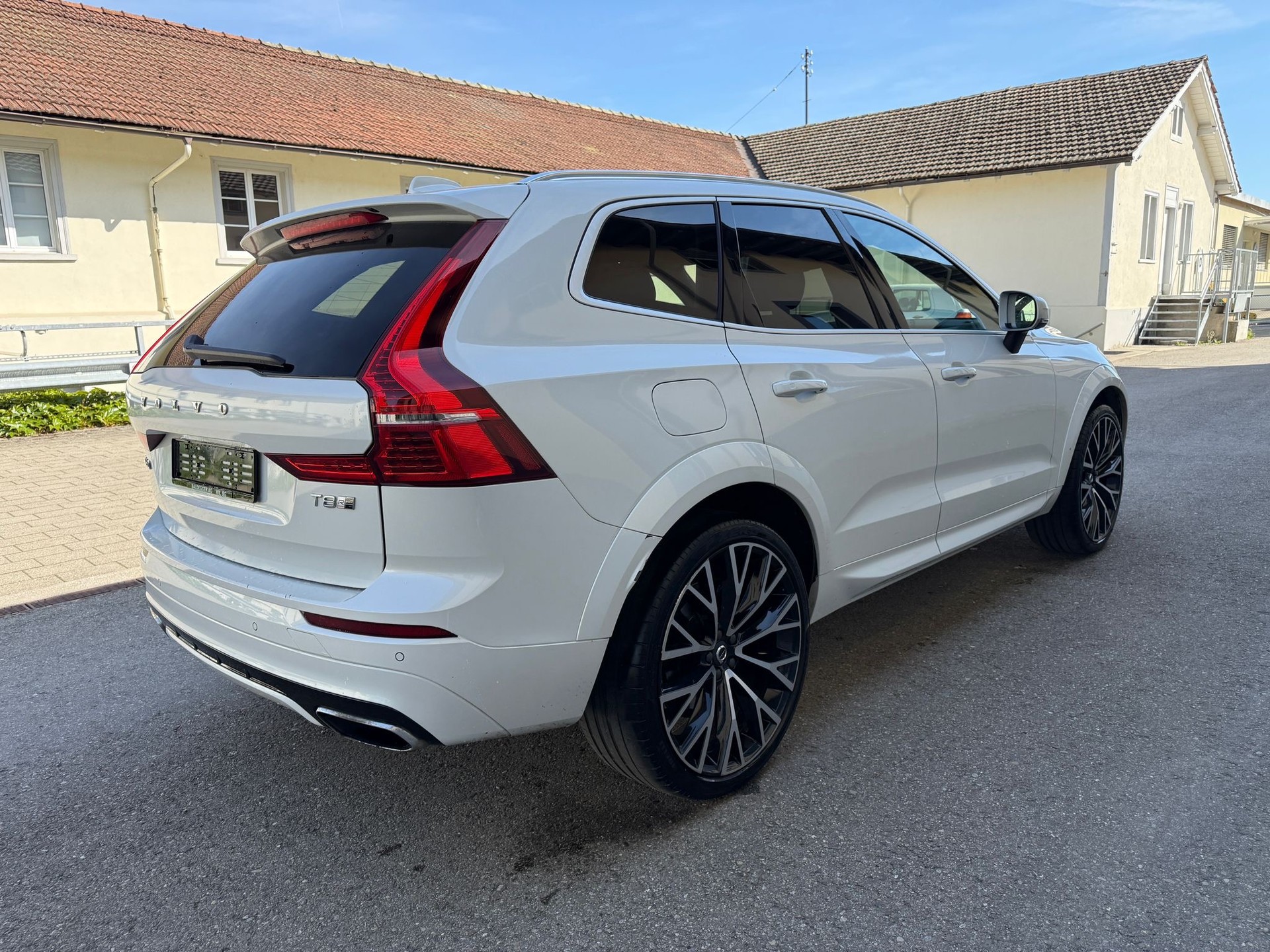 VOLVO XC60 T8 eAWD R-Design Geartronic-image-4