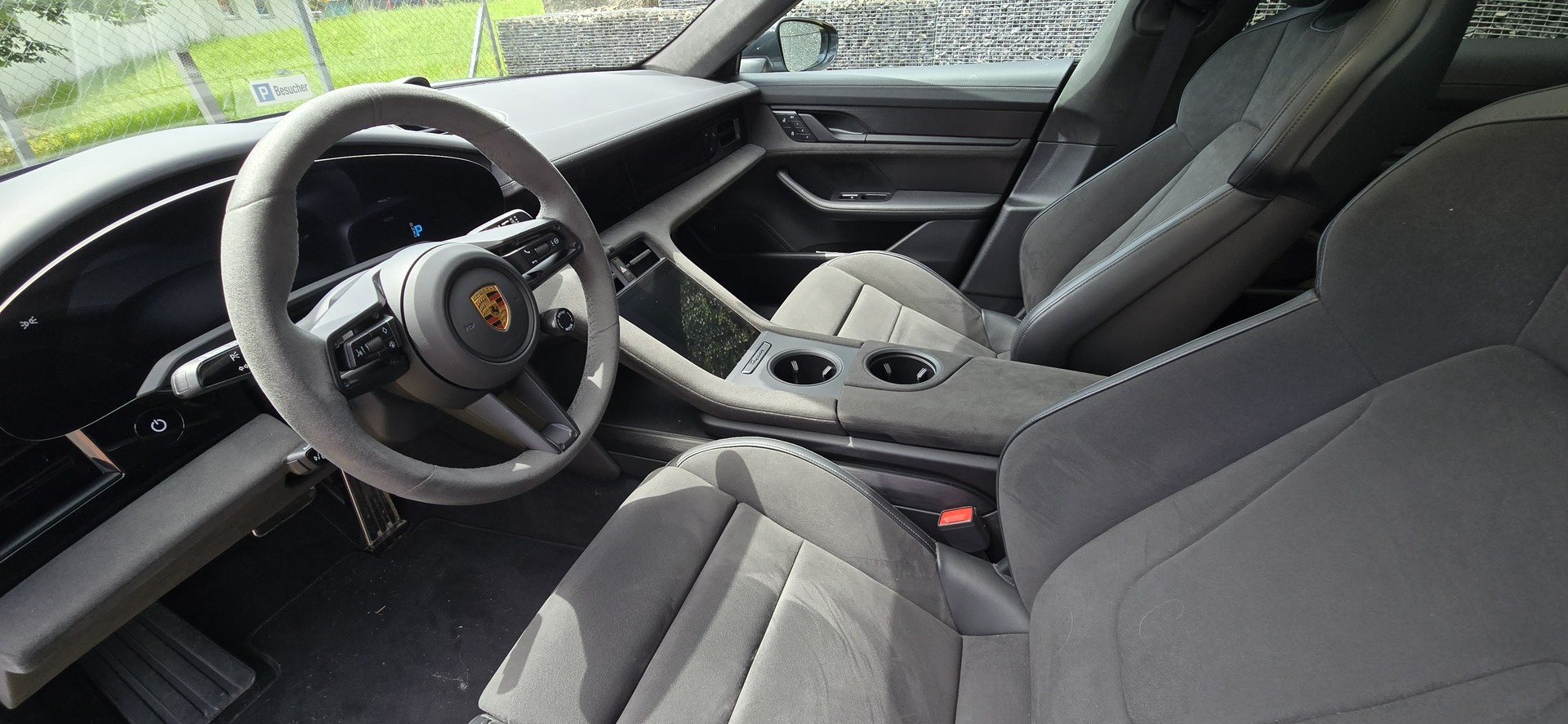 PORSCHE GTS-image-6