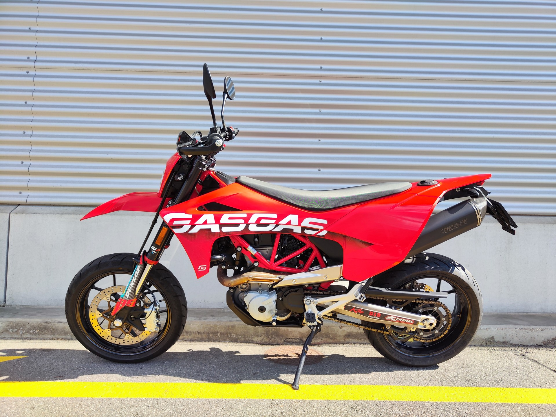GASGAS SM 700-showroom-element-1