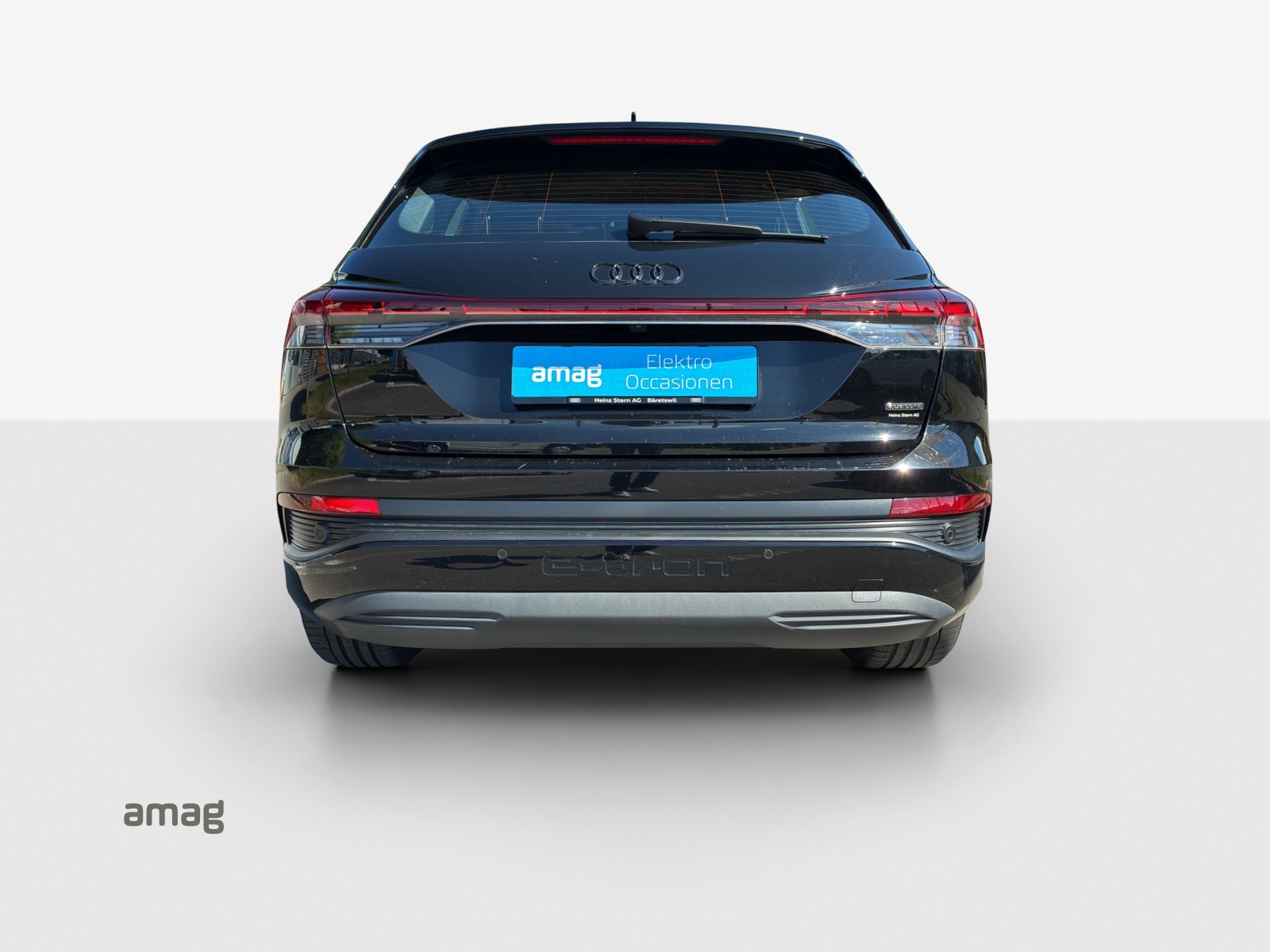 AUDI Q4 e-tron 55 quattro-image-4
