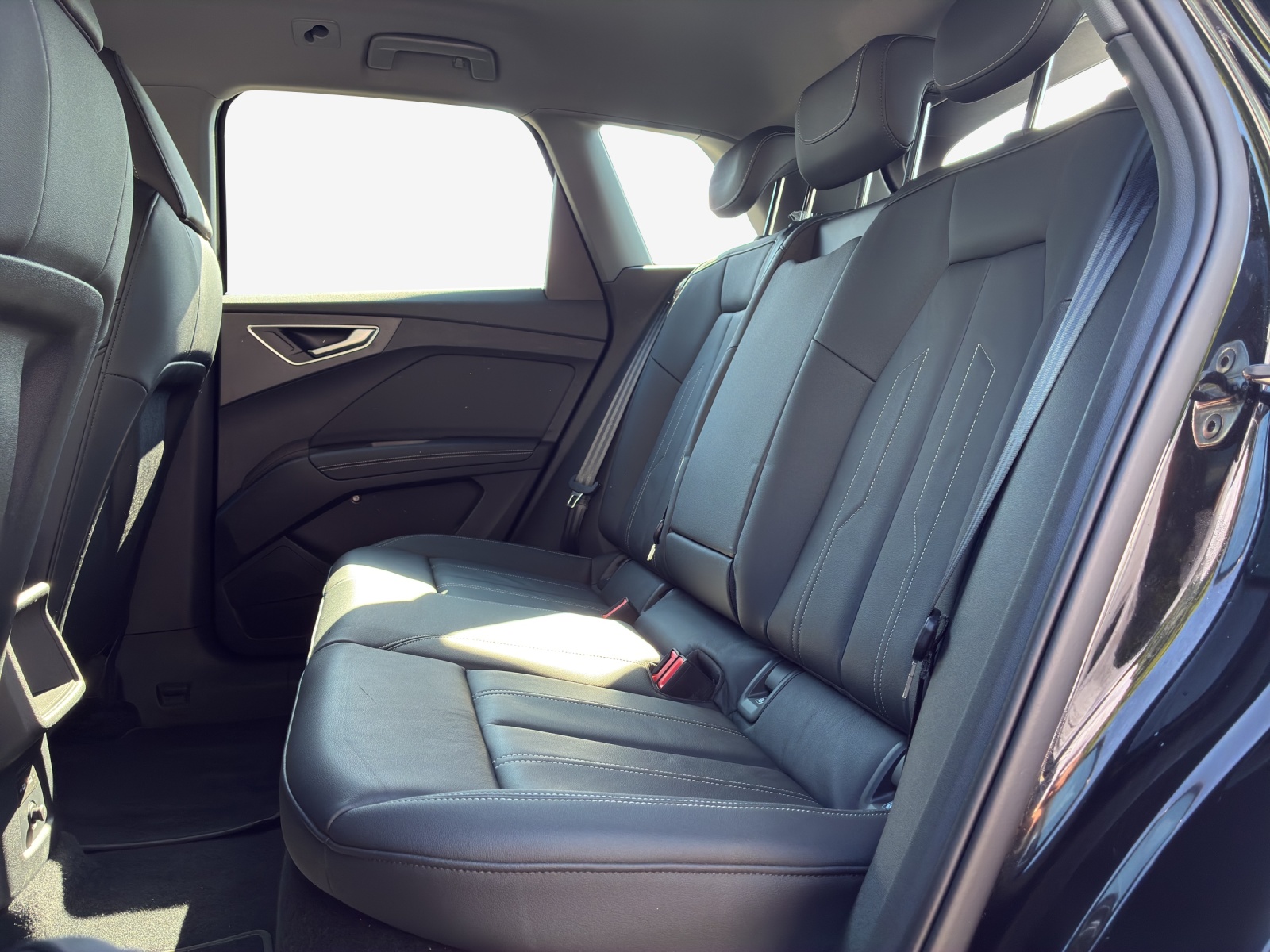 AUDI Q4 e-tron 55 quattro-image-12