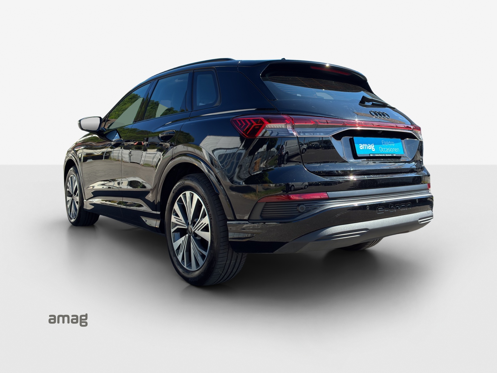 AUDI Q4 e-tron 55 quattro-image-2