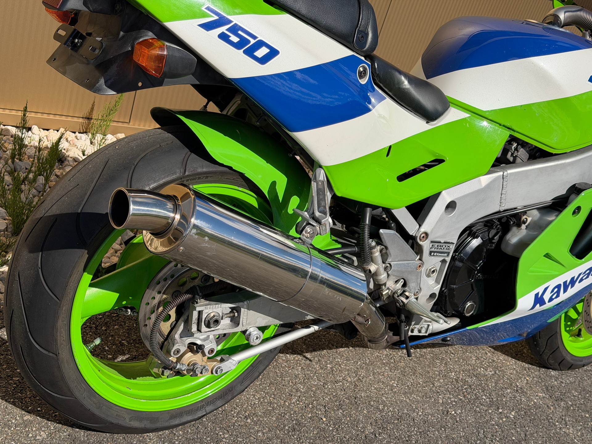 KAWASAKI ZXR-750-image-6