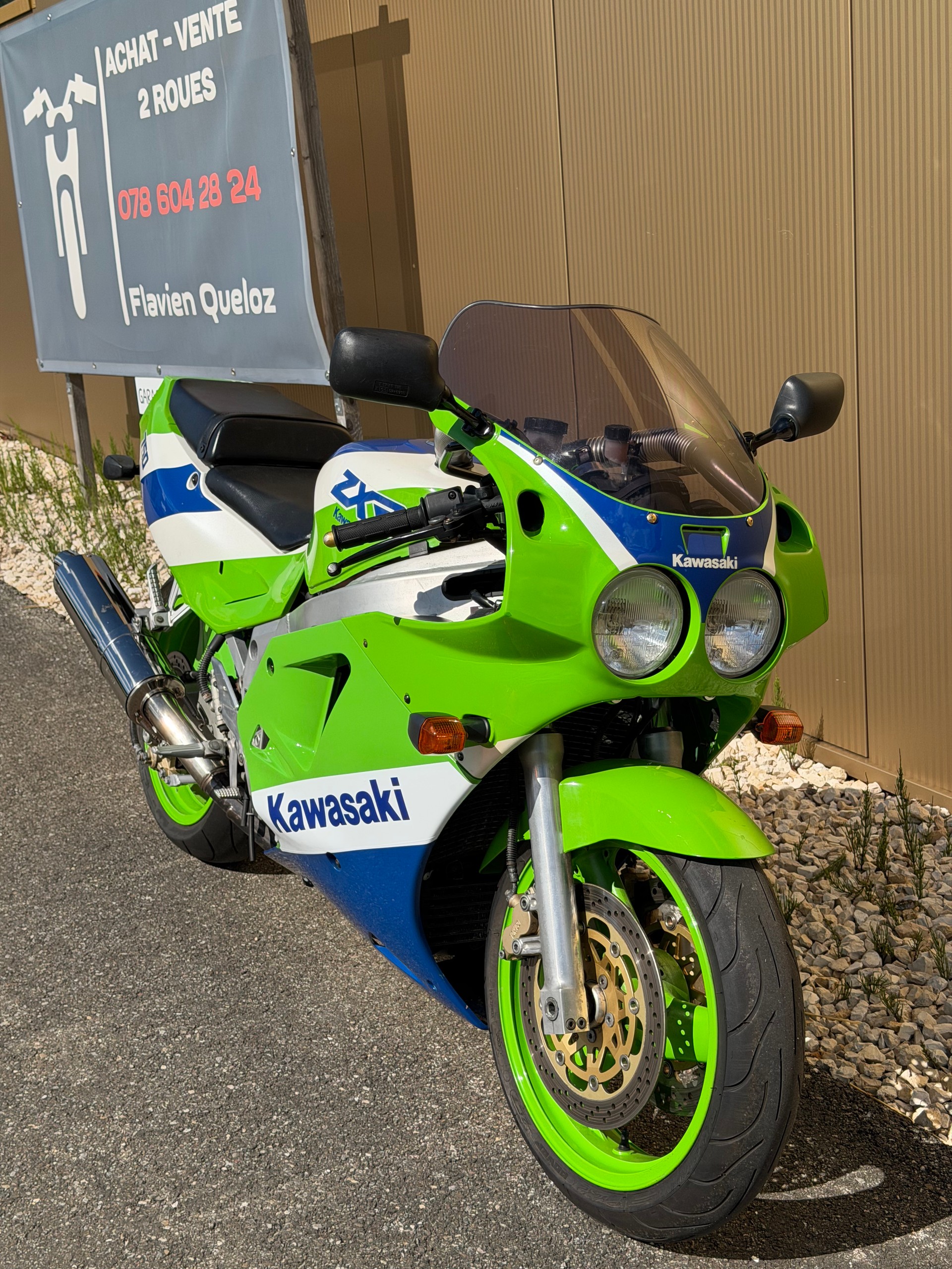KAWASAKI ZXR-750