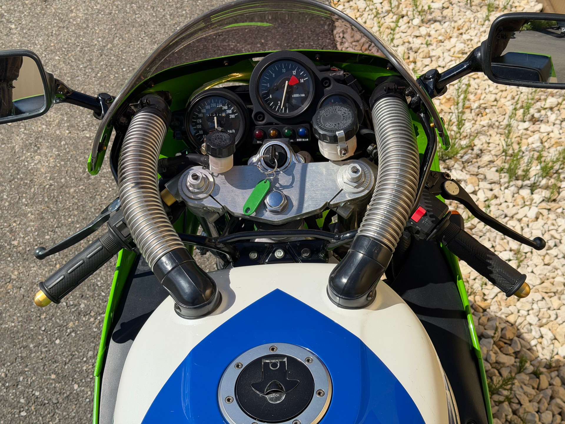 KAWASAKI ZXR-750-image-15