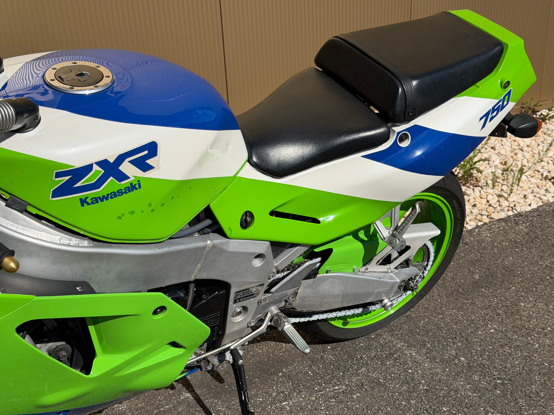 KAWASAKI ZXR-750-image-14