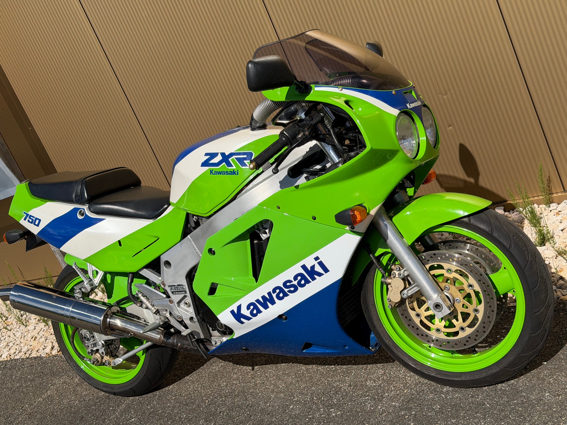 KAWASAKI ZXR-750-showroom-element-2