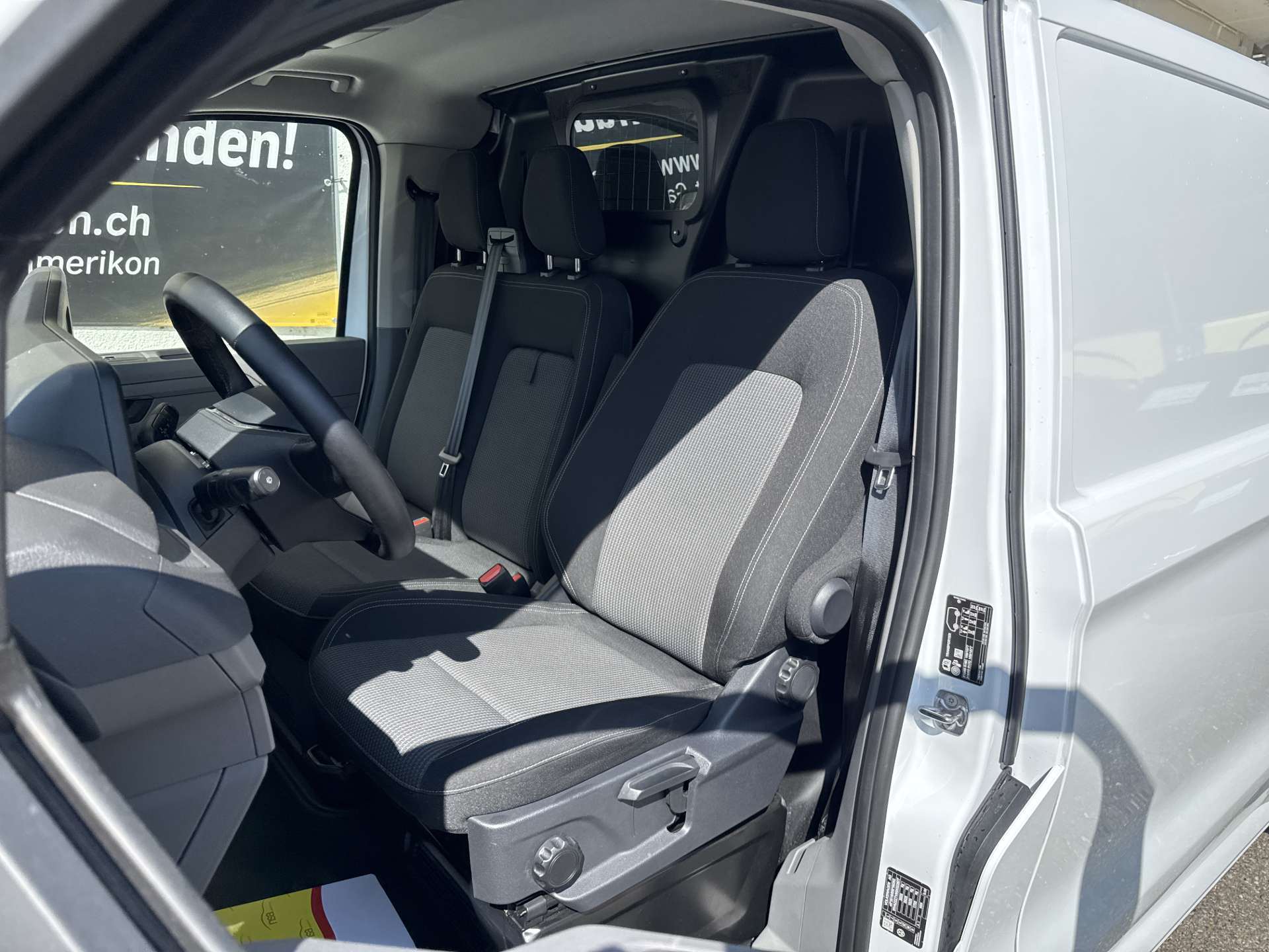 VW Transporter 2.0 TDi Lang DSG-Automat-image-7