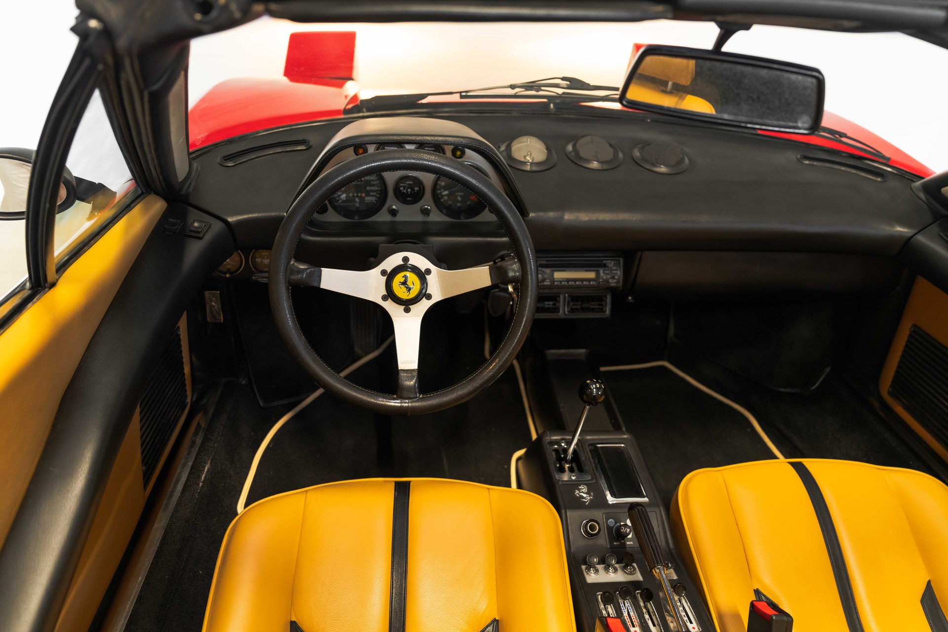 FERRARI GTS Targa-image-15