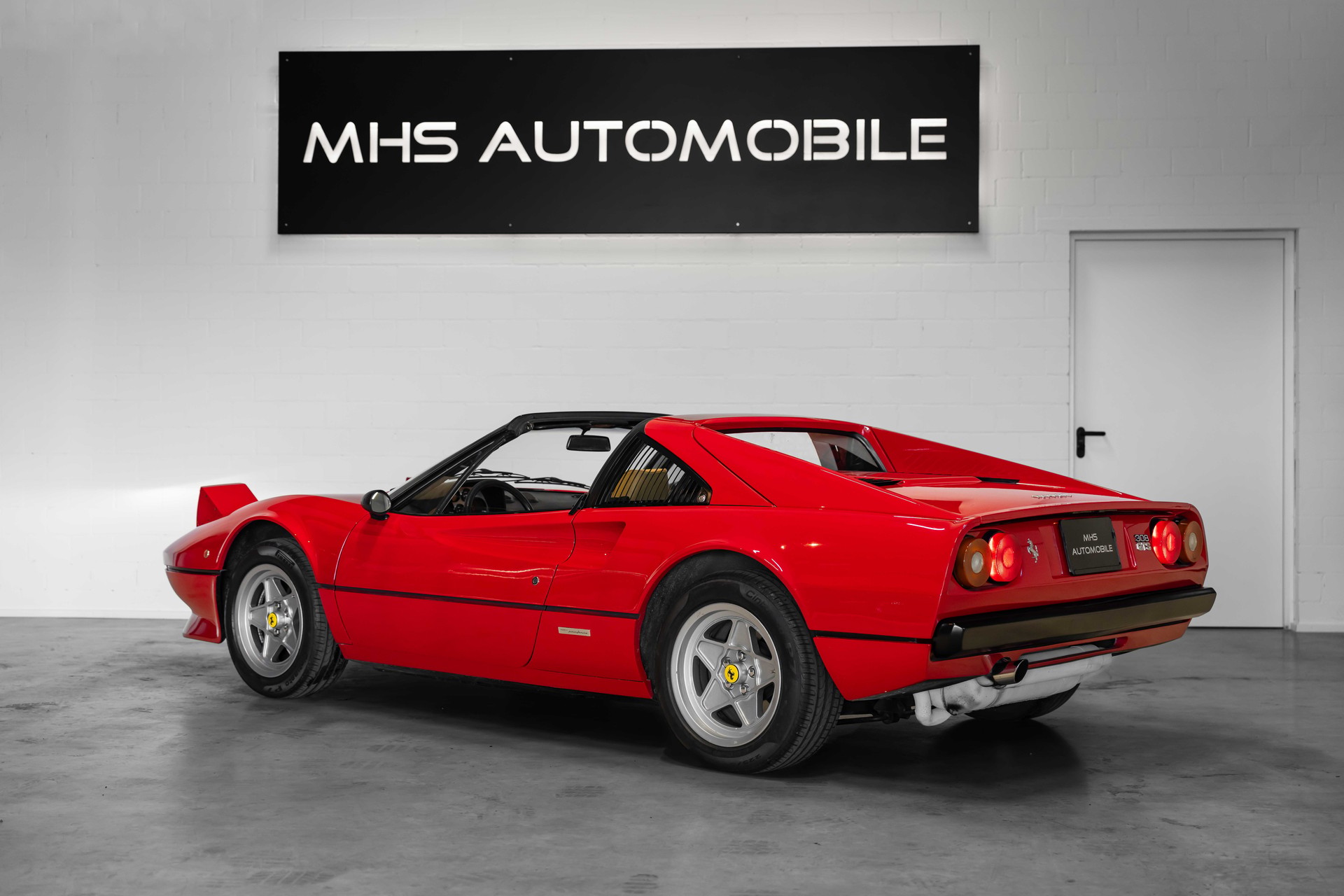 FERRARI GTS Targa-showroom-element-3