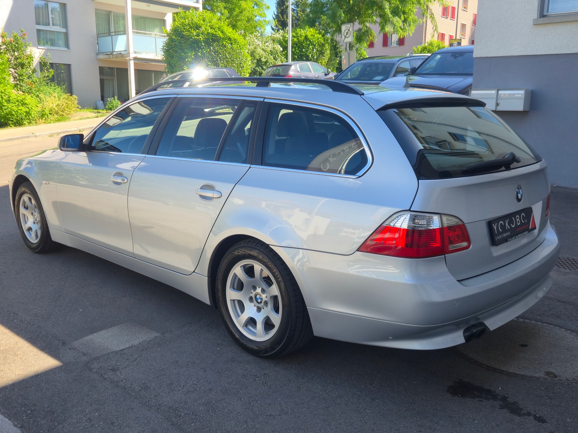 BMW 525i Touring-image-7
