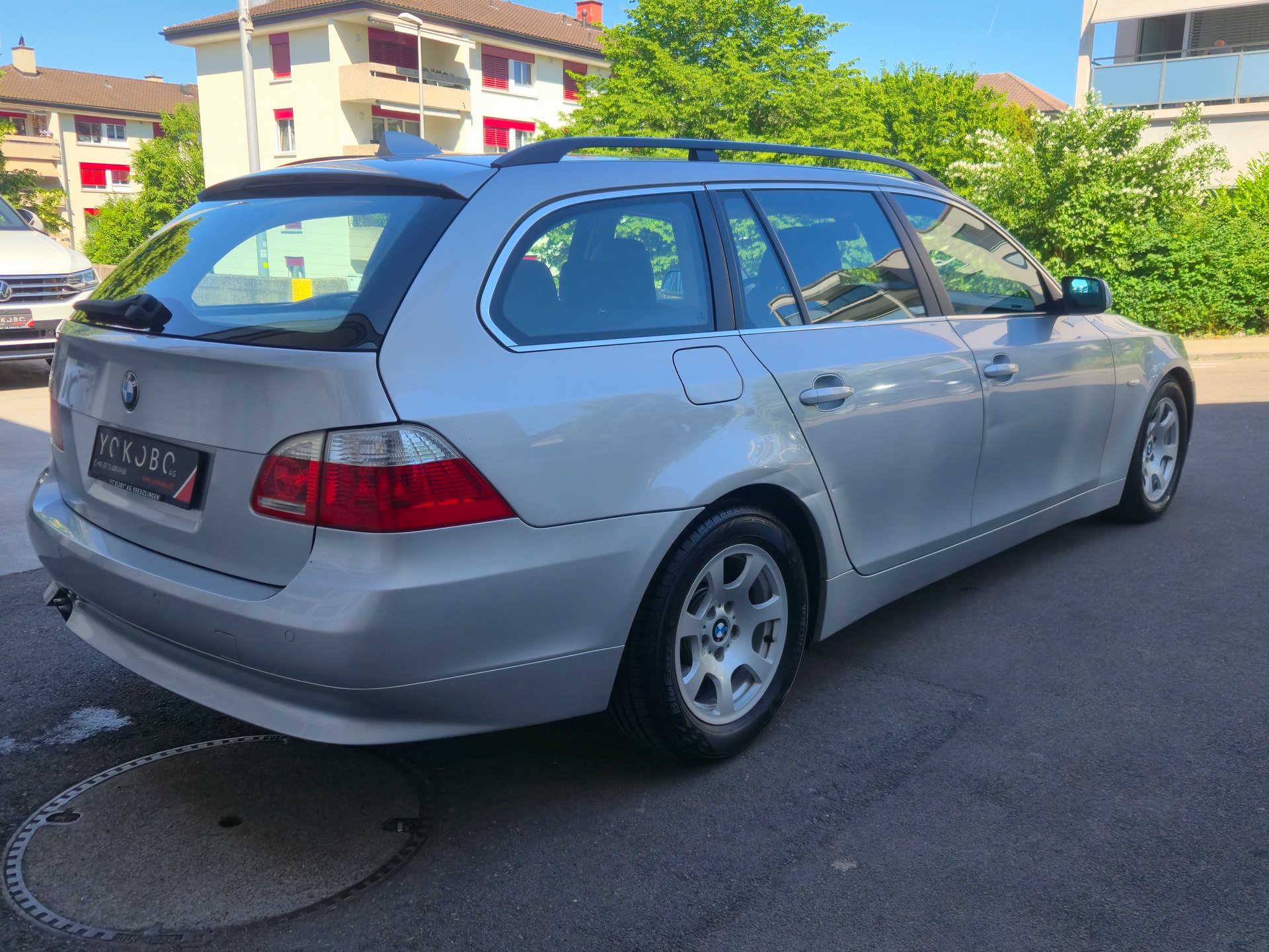 BMW 525i Touring-image-9
