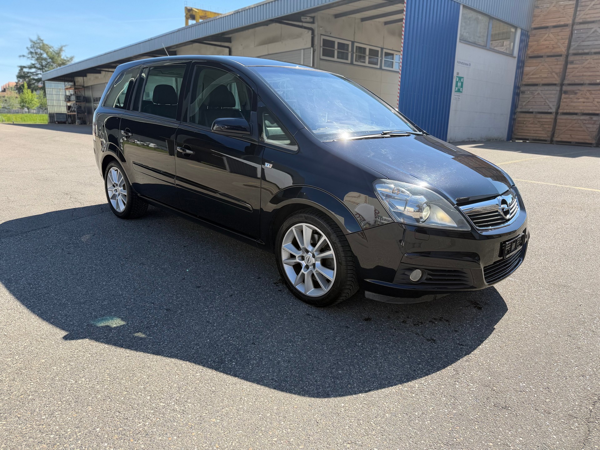 OPEL Zafira 2.0i 16V T Sport-showroom-element-1