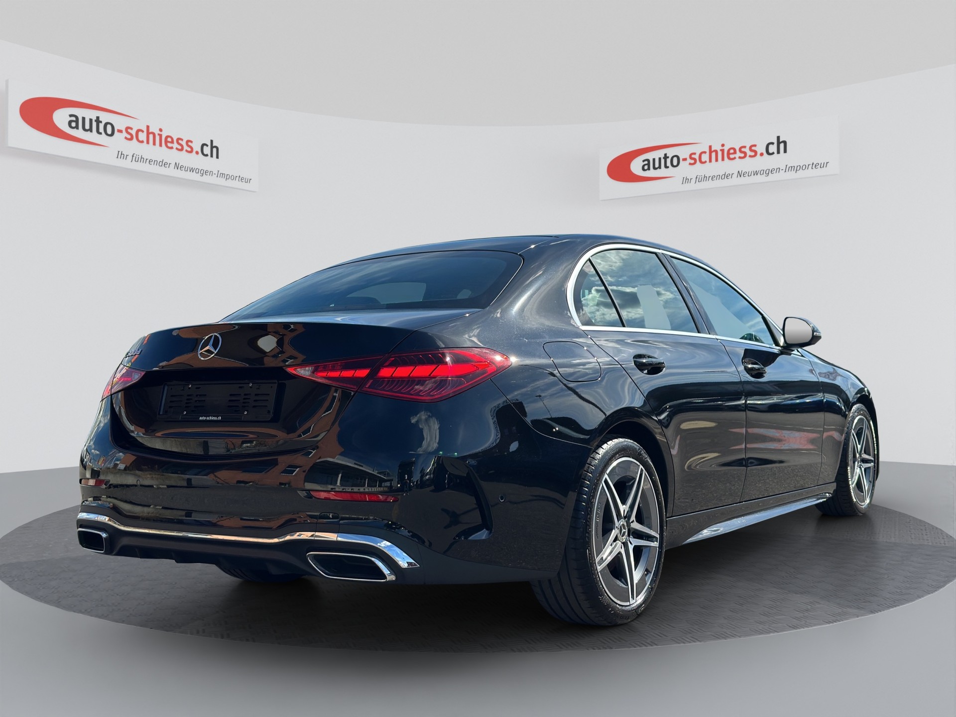 MERCEDES-BENZ C 300 d AMG Line-image-4