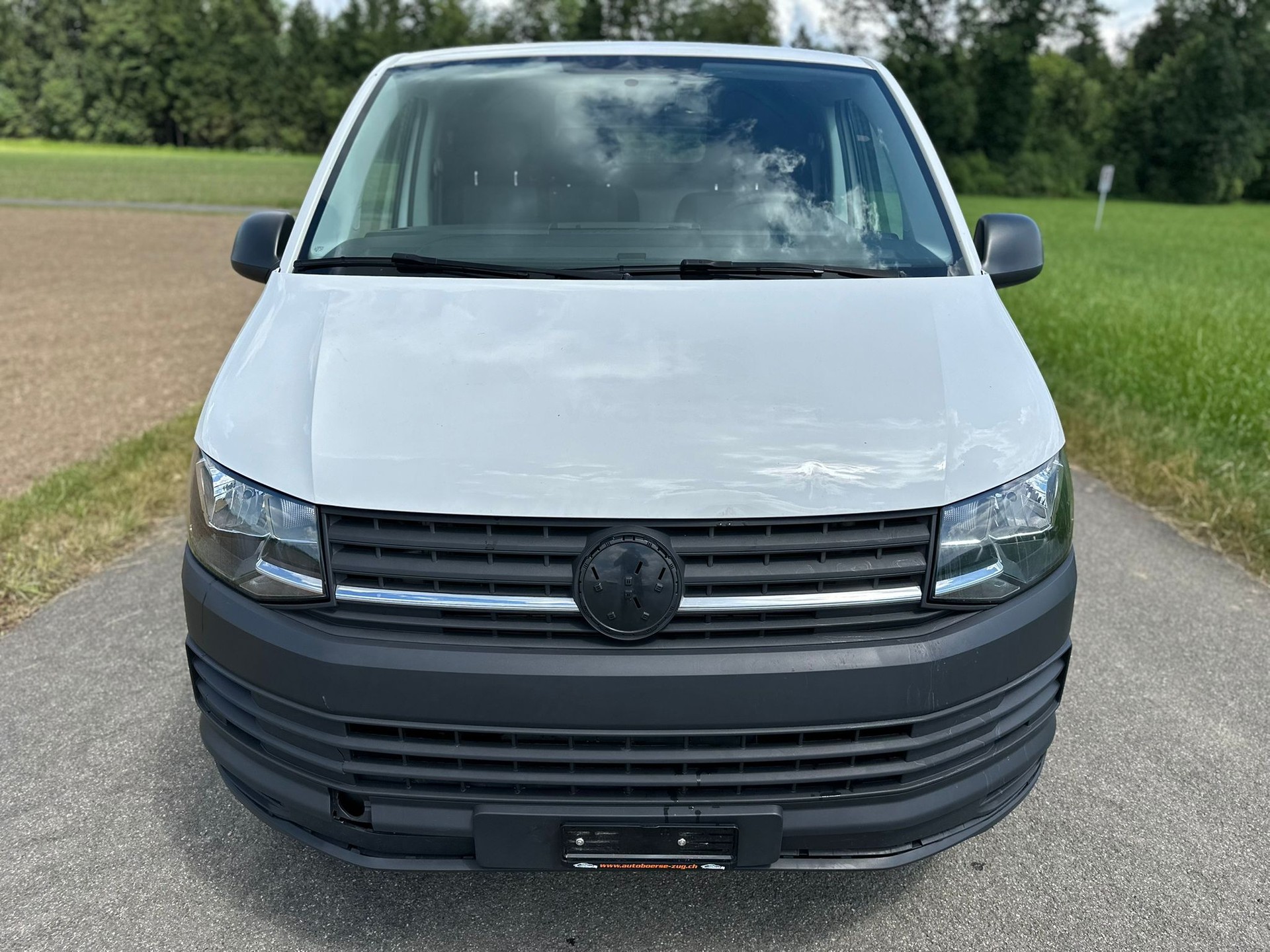 VW T6 2.0 TDI Entry-image-2