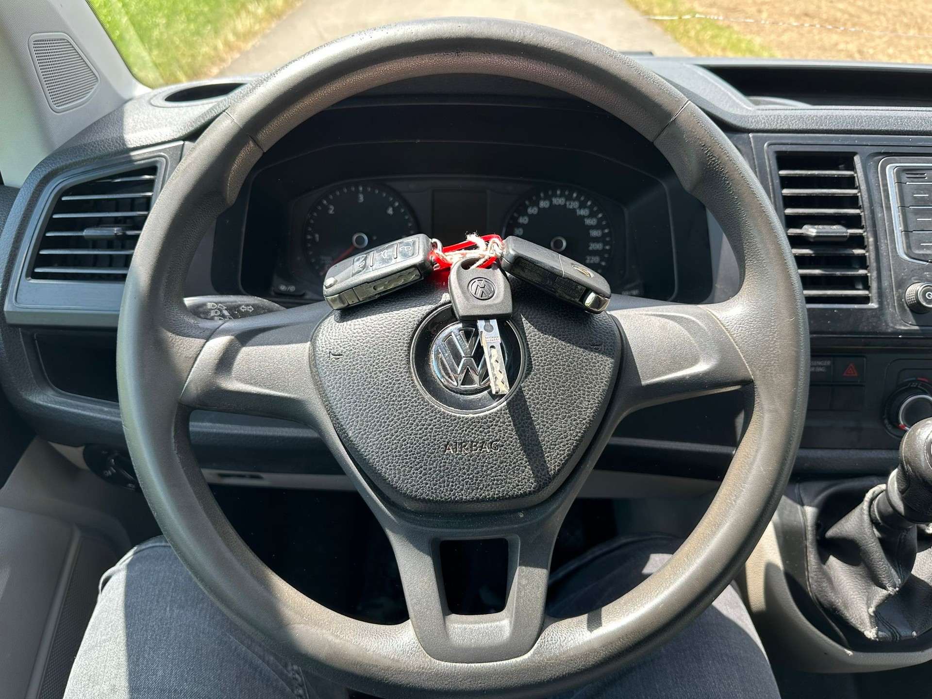 VW T6 2.0 TDI Entry-image-11
