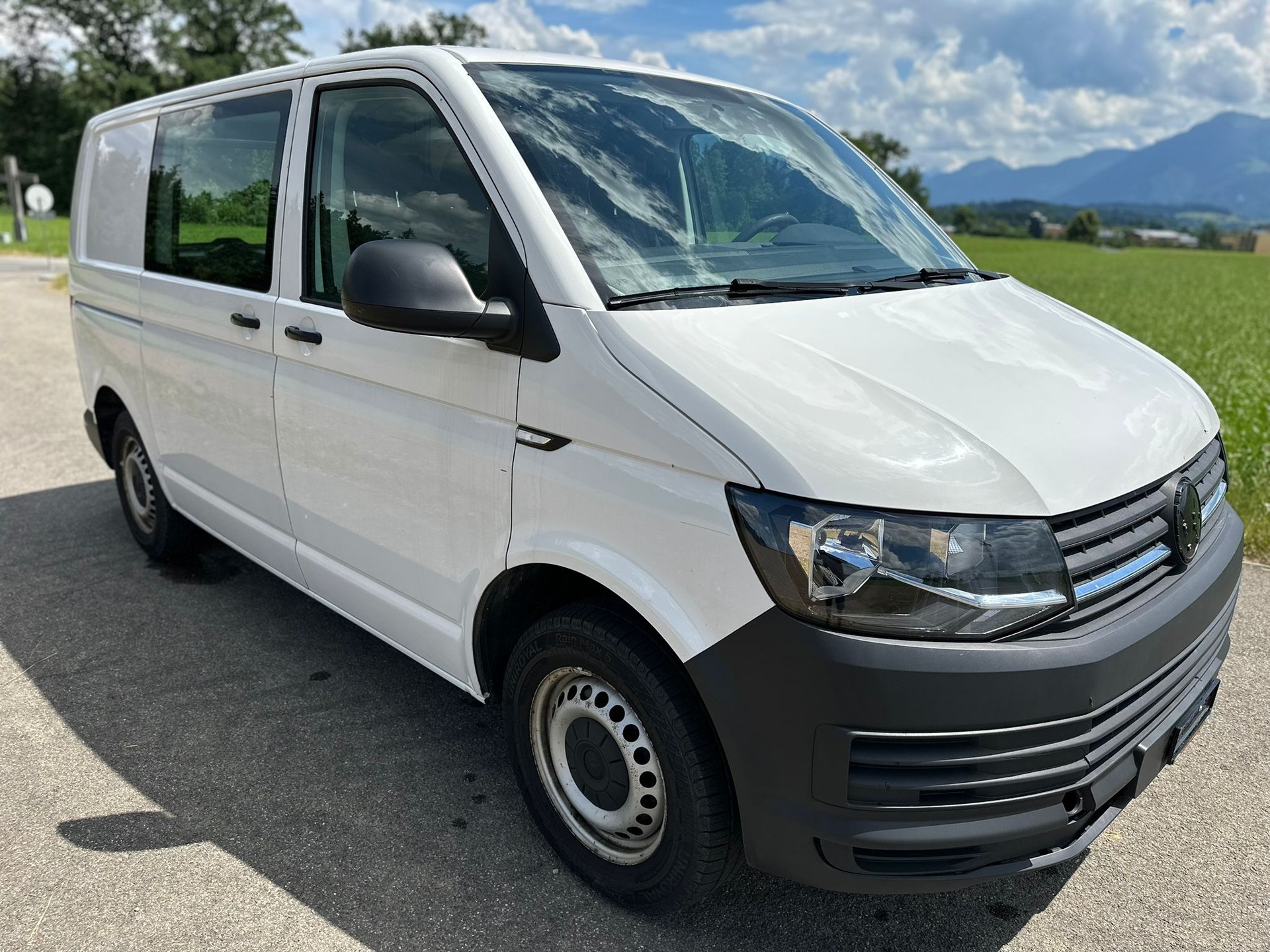 VW T6 2.0 TDI Entry-image-3