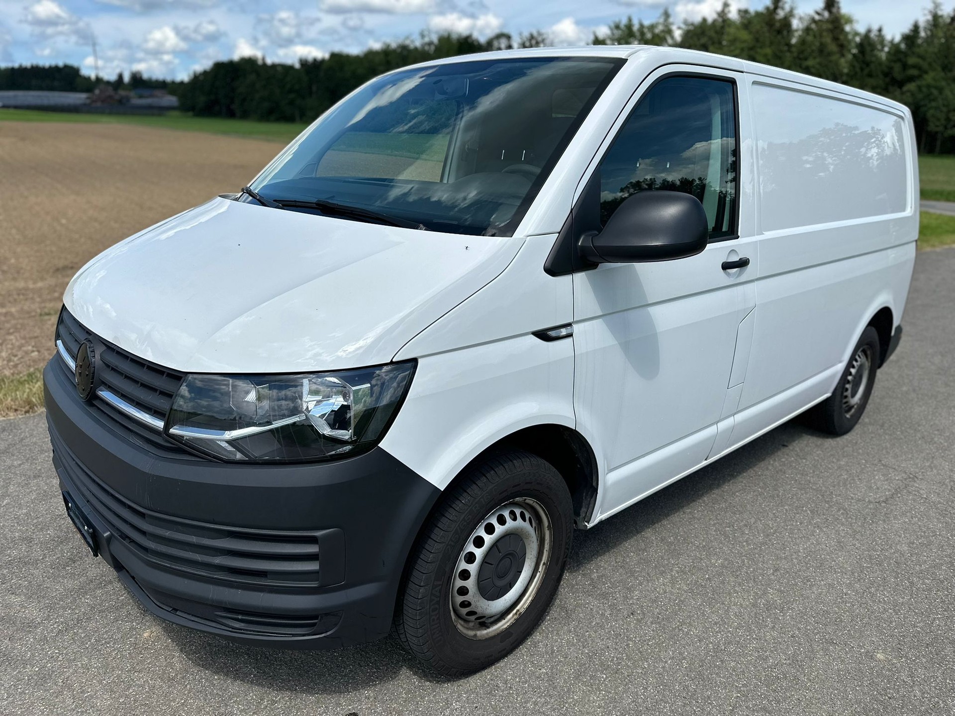 VW T6 2.0 TDI Entry-image-1