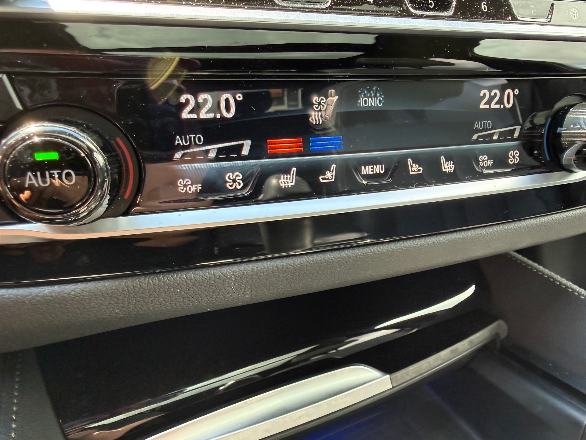 BMW M550d xDrive Touring Steptronic-image-12
