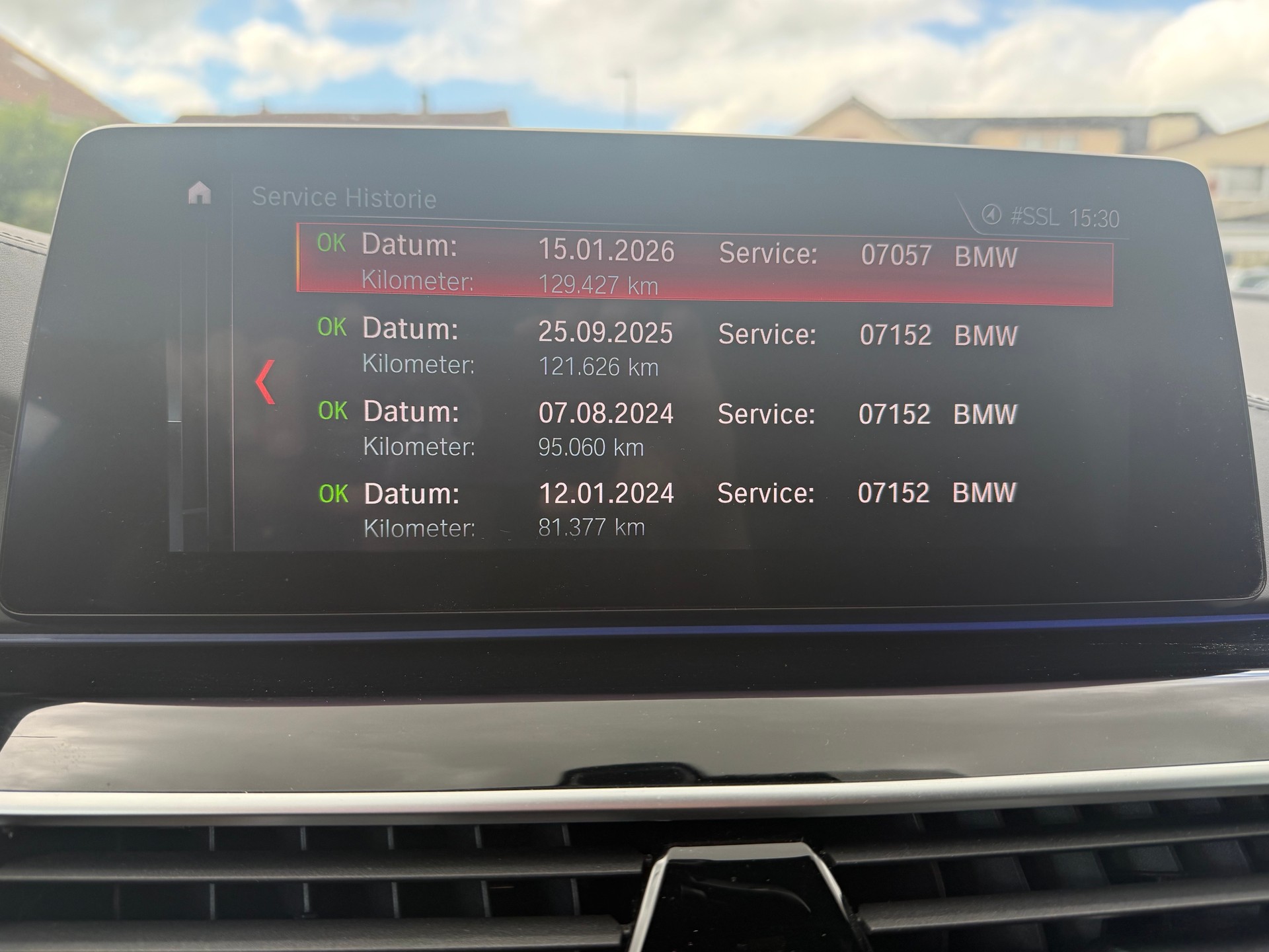 BMW M550d xDrive Touring Steptronic-image-17