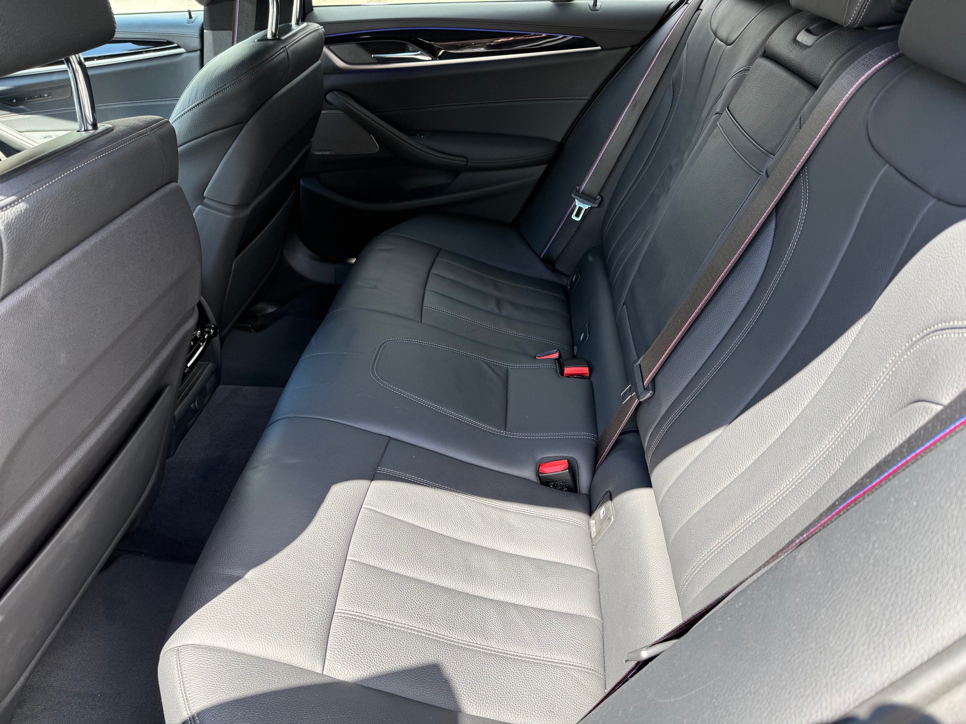 BMW M550d xDrive Touring Steptronic-image-9