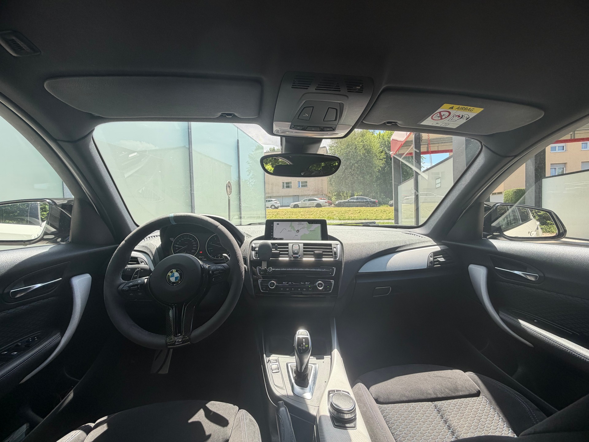 BMW 120d xDrive SAG-image-4