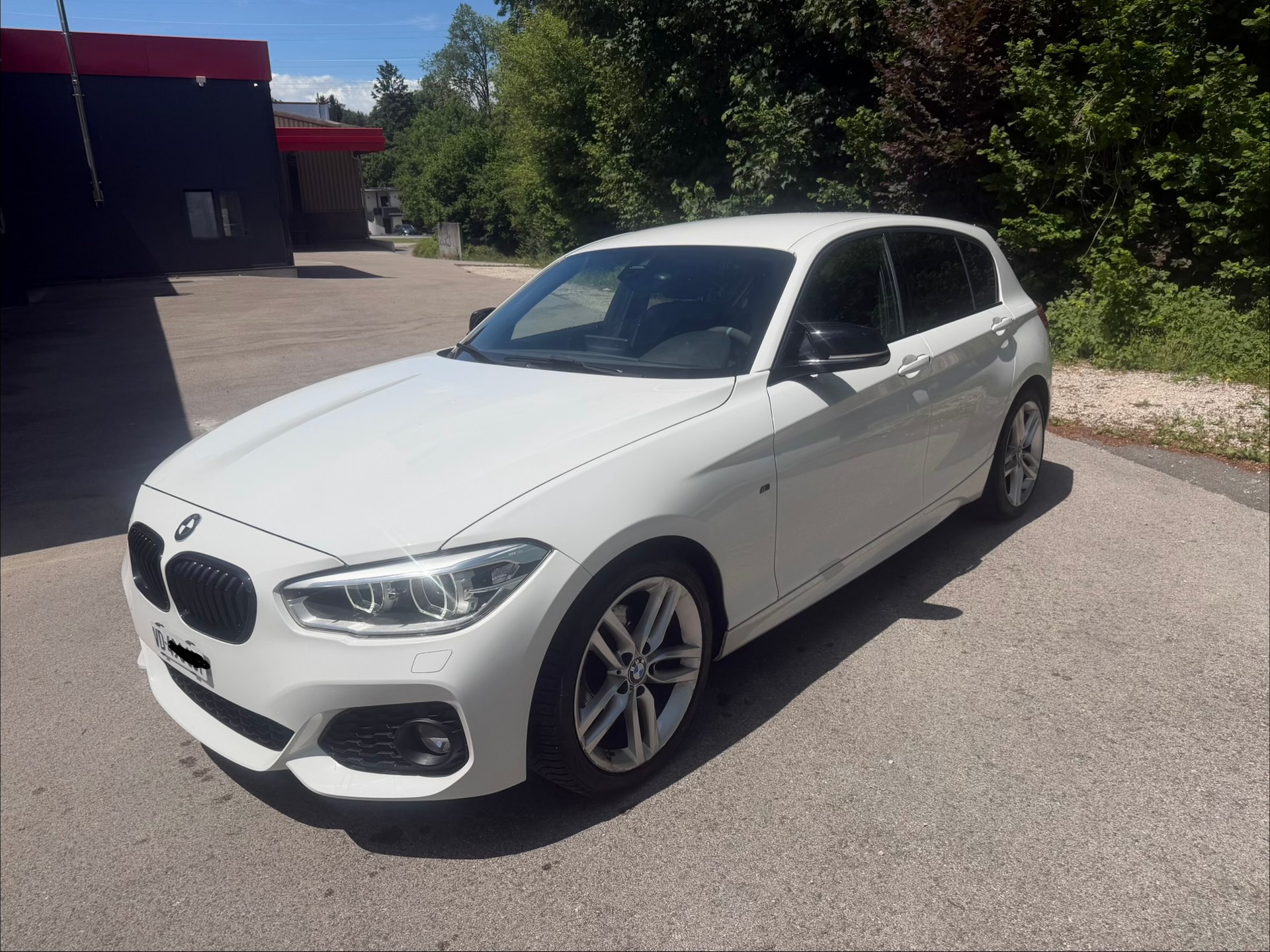 BMW 120d xDrive SAG-image-0