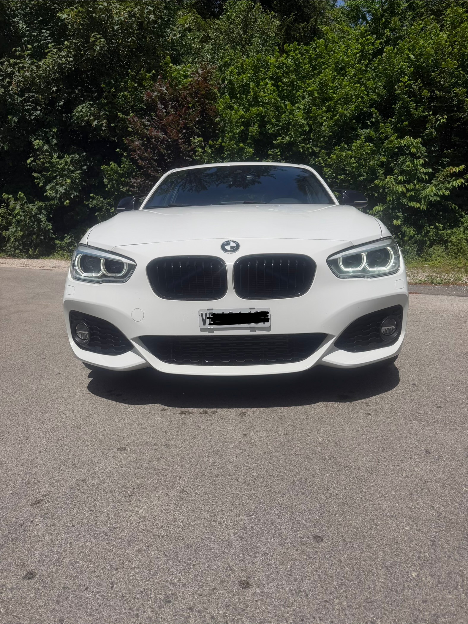BMW 120d xDrive SAG-image-1