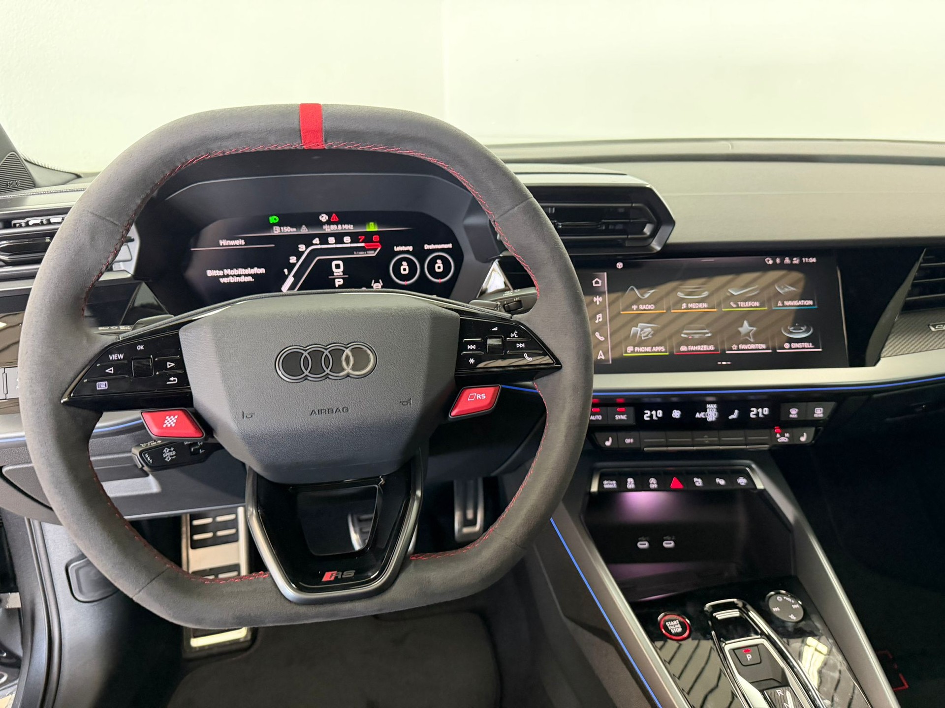 AUDI RS3 Limousine 2.5 TSI quattro S-tronic-image-6