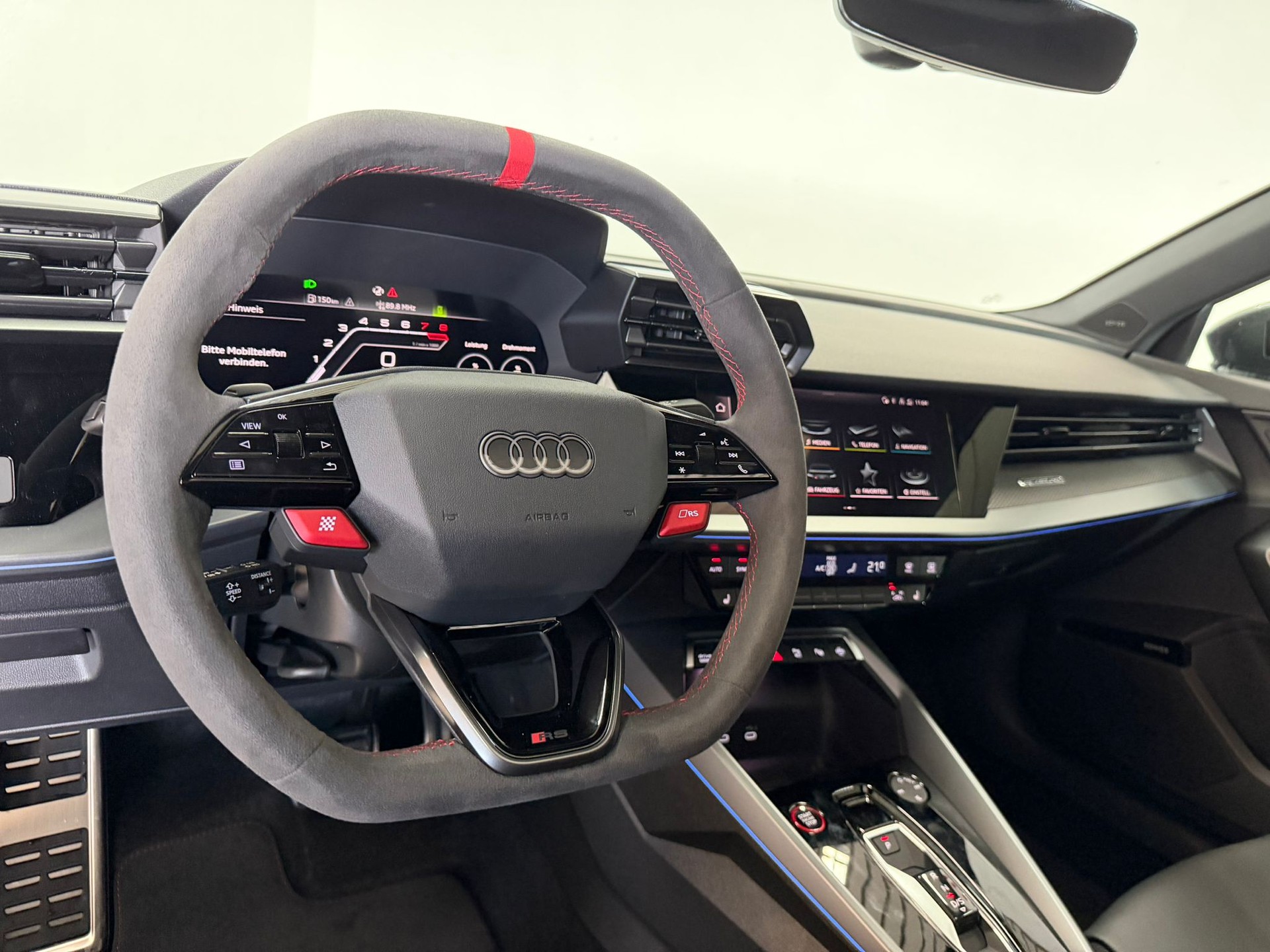 AUDI RS3 Limousine 2.5 TSI quattro S-tronic-image-5