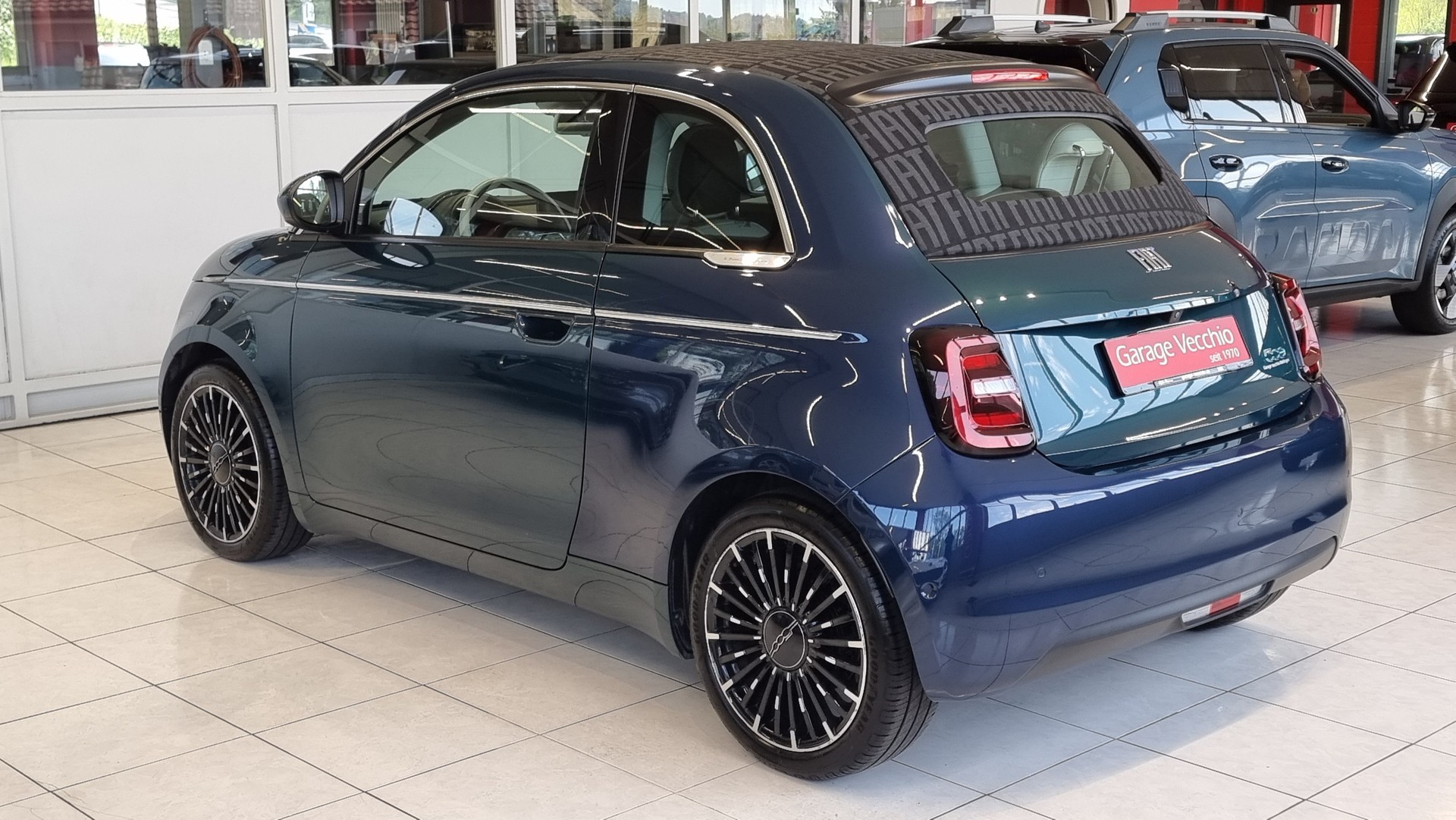 FIAT 500 Cabrio La Prima-image-2