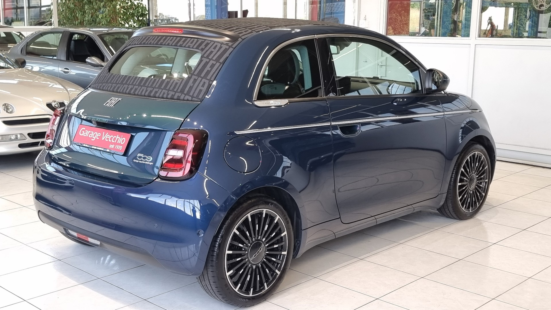 FIAT 500 Cabrio La Prima-image-3