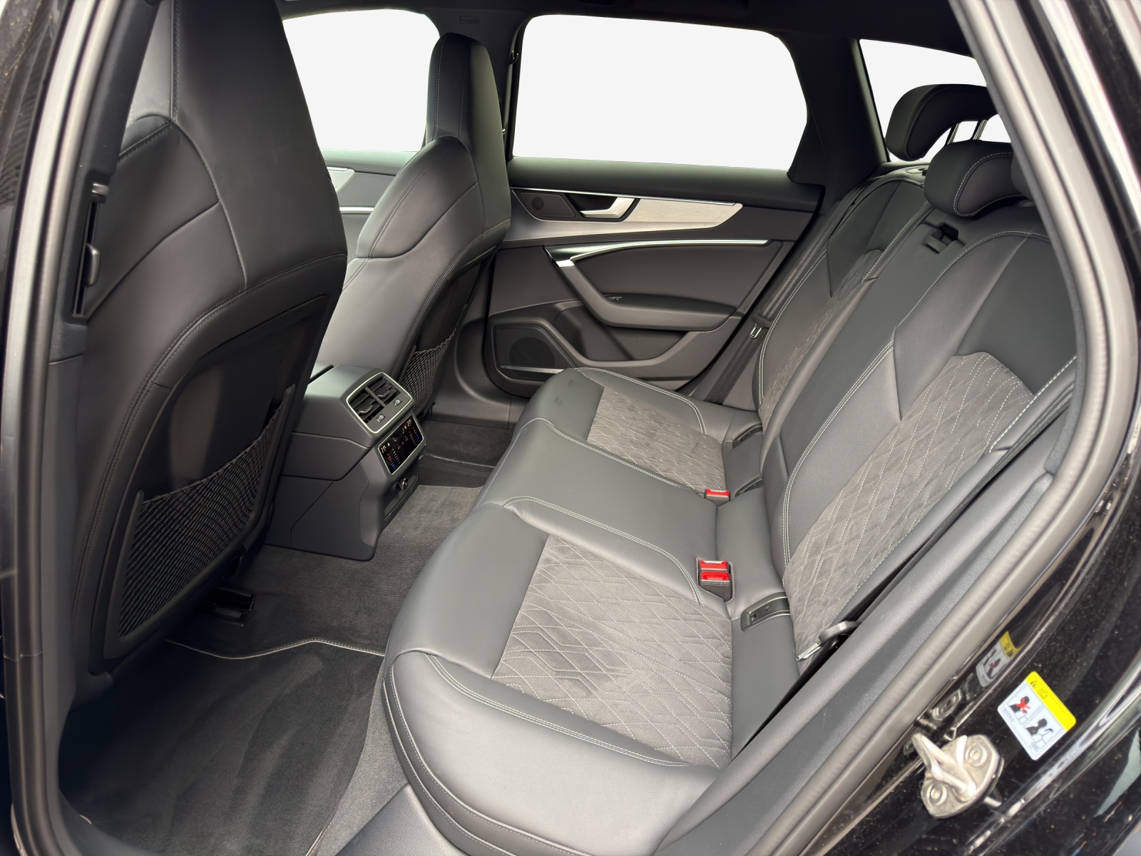 AUDI S6 Avant 3.0 TDI quattro tiptronic-image-11