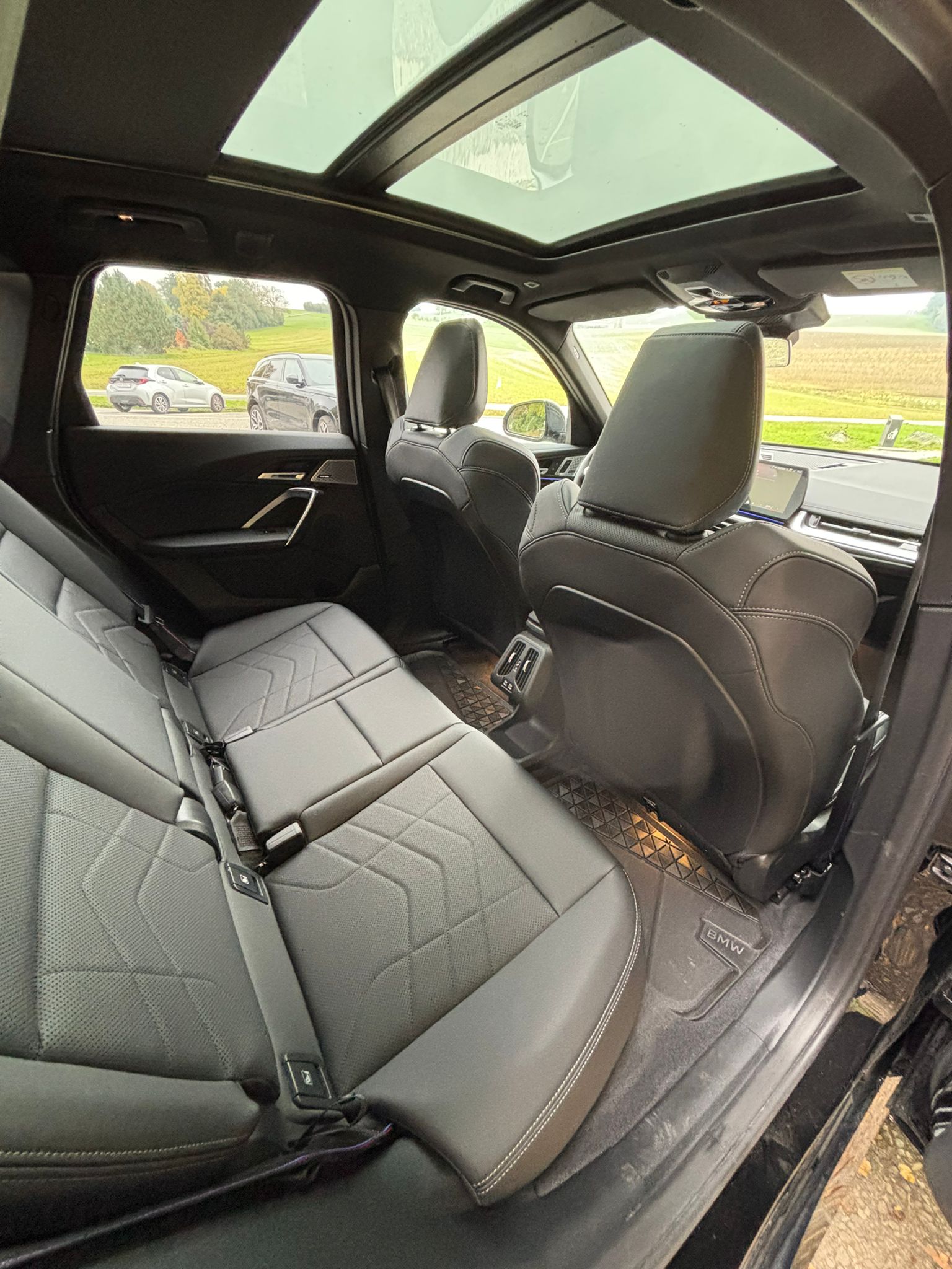 BMW 30e xDrive-image-5