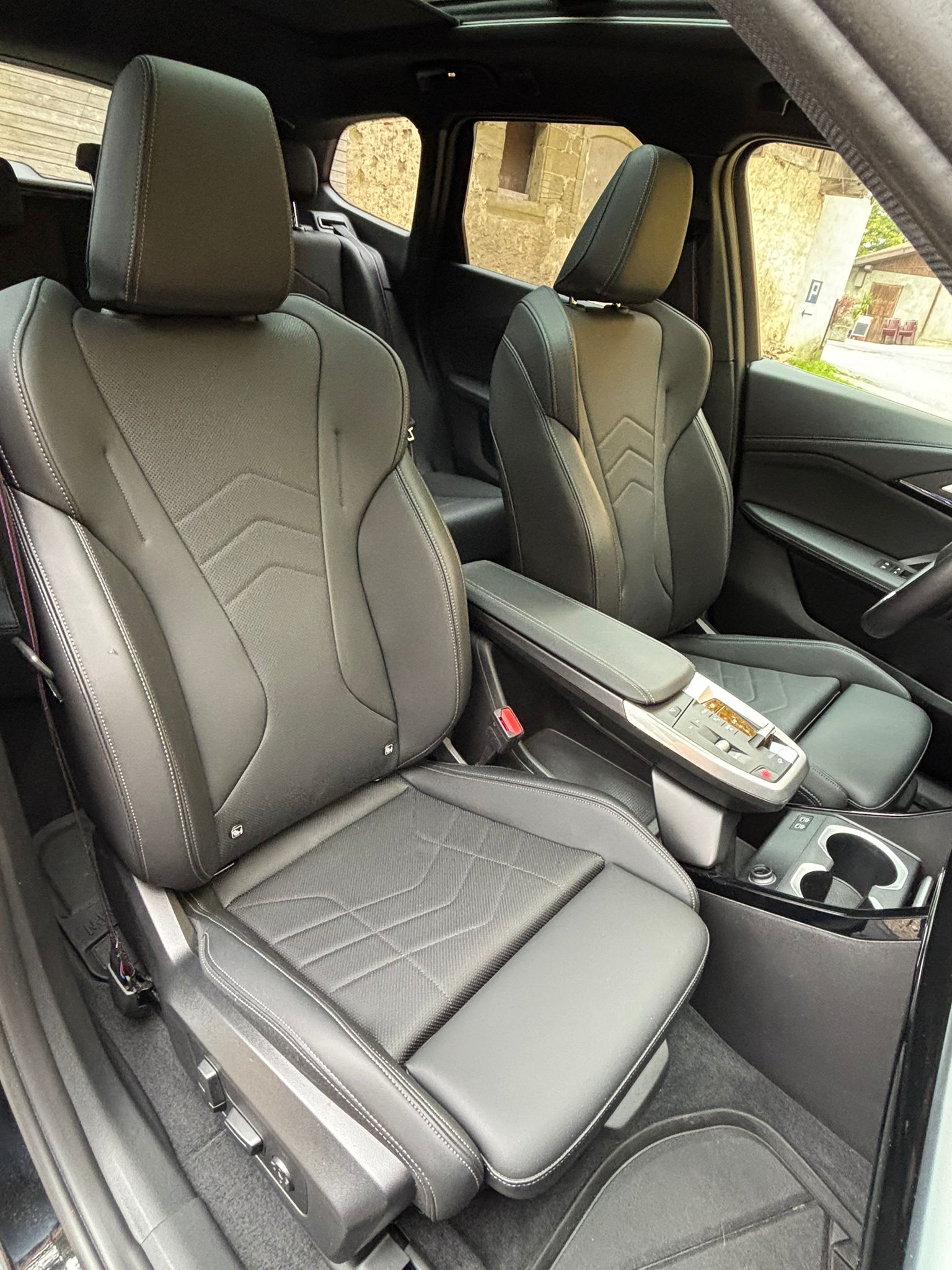 BMW 30e xDrive-image-4