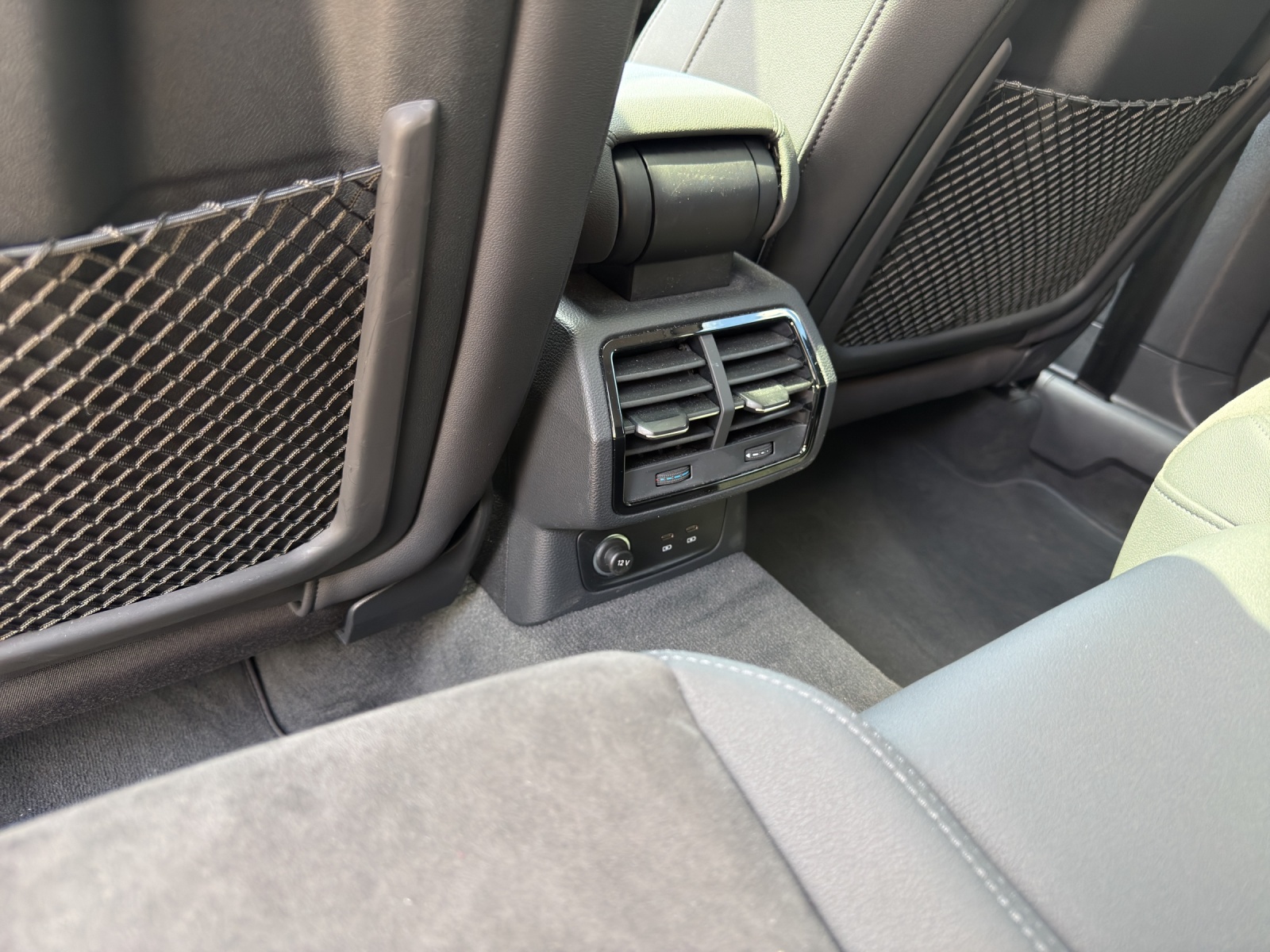 AUDI Q3 Sportback 45 TFSI S line quattro S-tronic-image-10