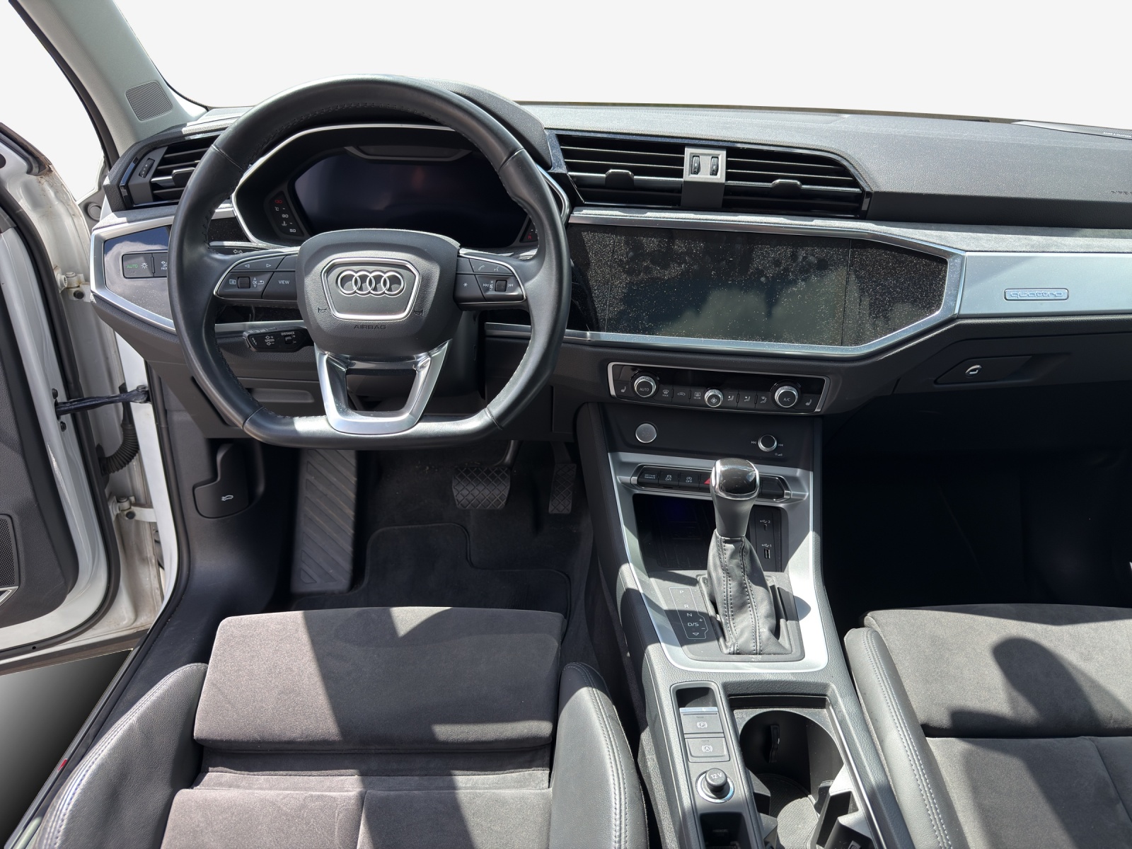 AUDI Q3 Sportback 45 TFSI S line quattro S-tronic-image-8