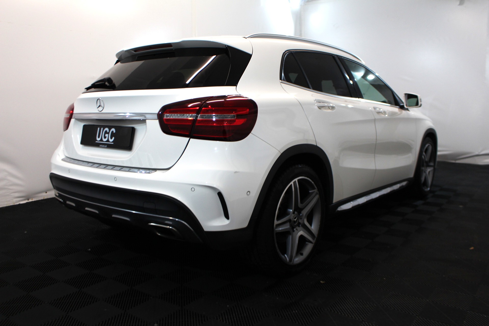 MERCEDES-BENZ GLA 200 Night Star-image-5