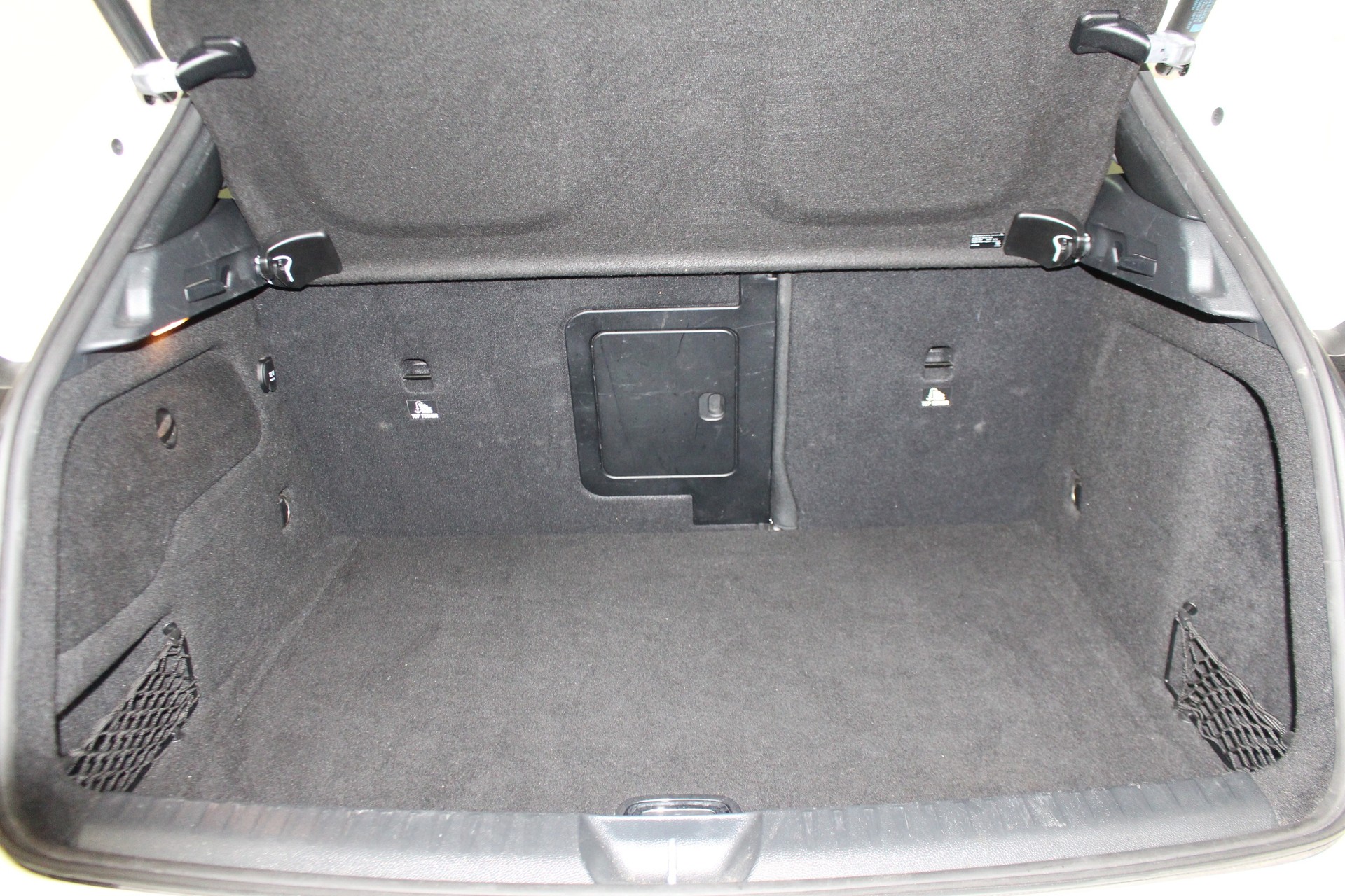 MERCEDES-BENZ GLA 200 Night Star-image-8