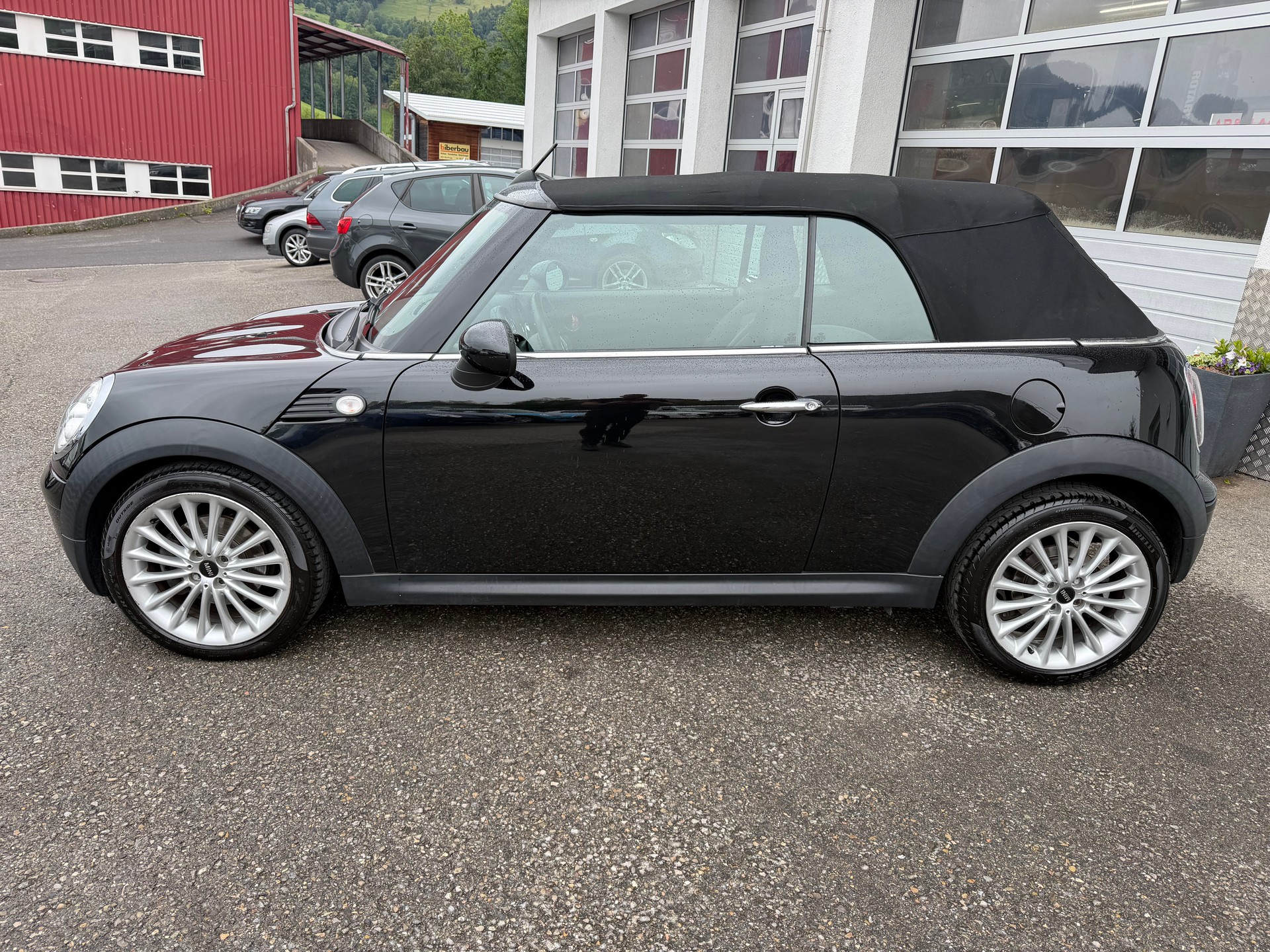 MINI Cooper Cabriolet-image-1