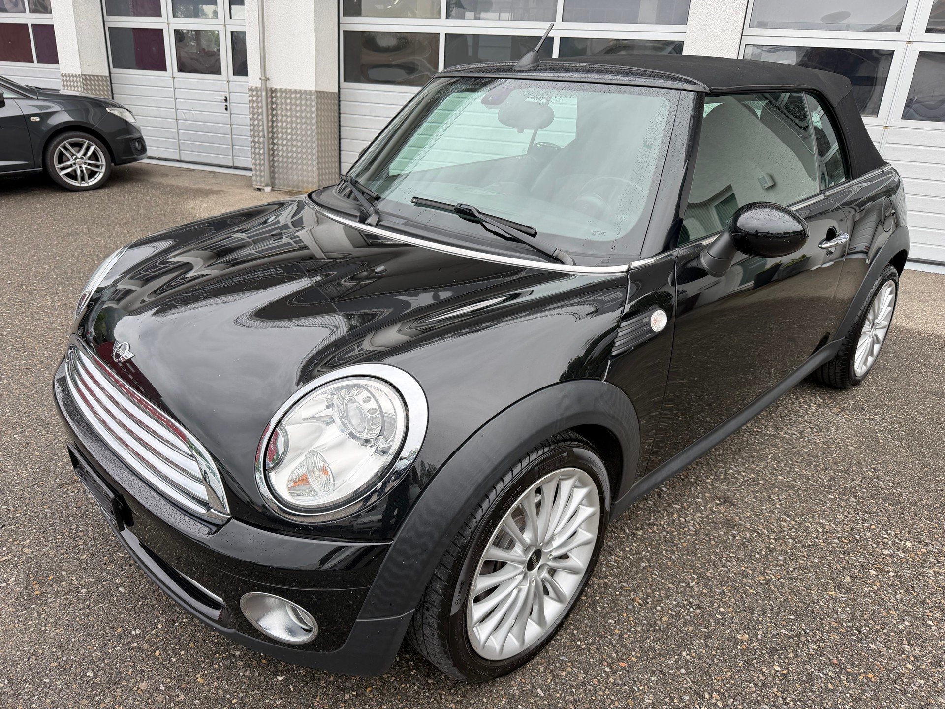 MINI Cooper Cabriolet-image-0