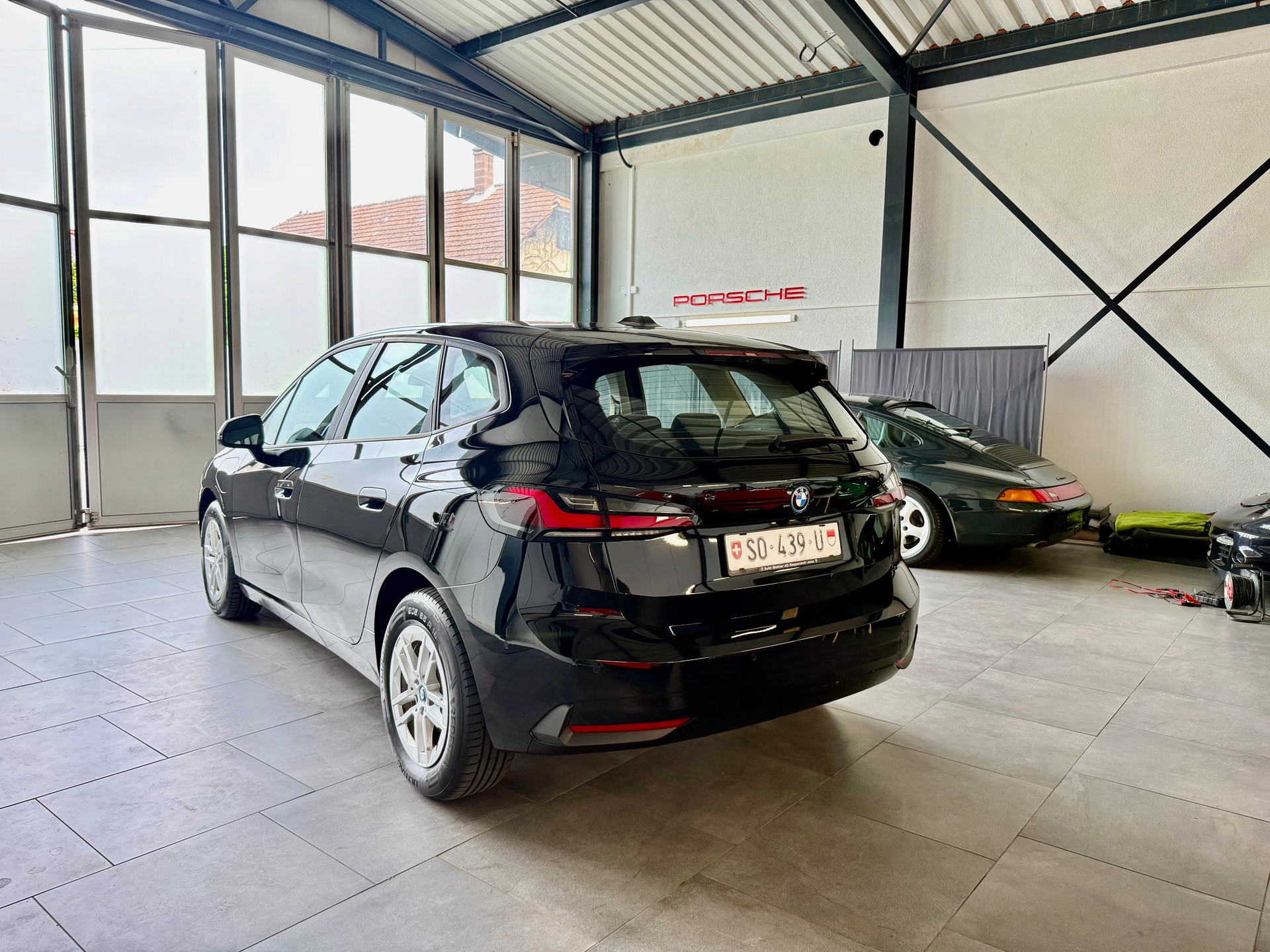 BMW 225e Sport xDrive Active Tourer-image-1
