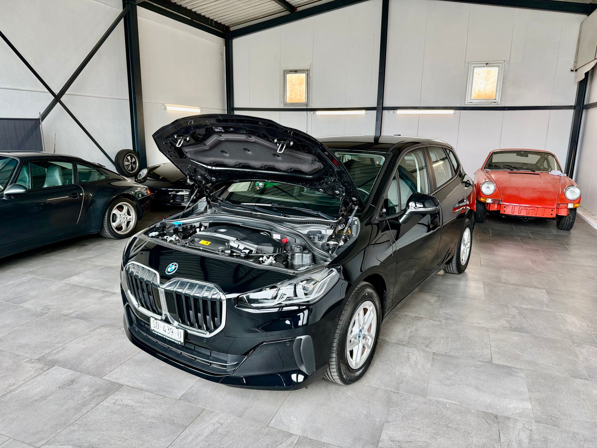 BMW 225e Sport xDrive Active Tourer-image-4
