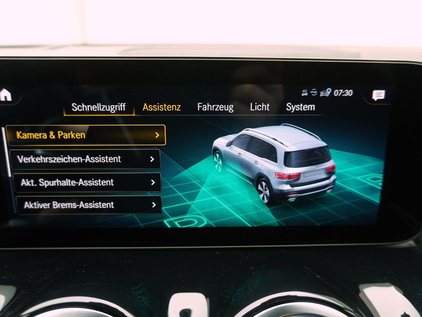 MERCEDES-BENZ GLB-Klasse GLB 250 AMG Line 4matic-image-24