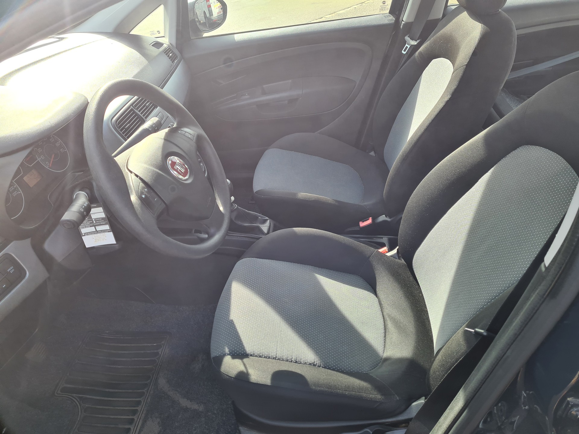 FIAT Punto 1.2 Actual-image-4