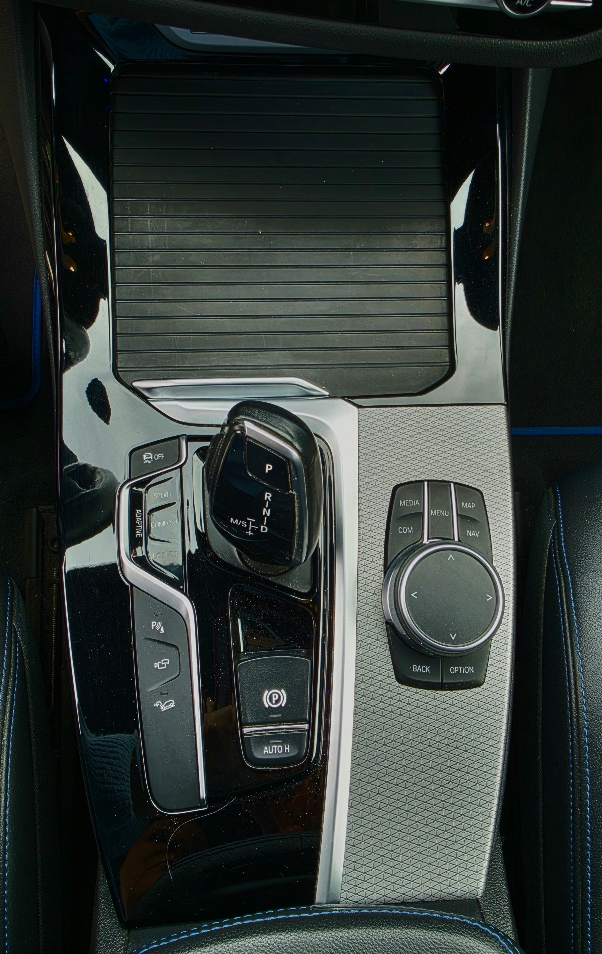 BMW M40i-image-13