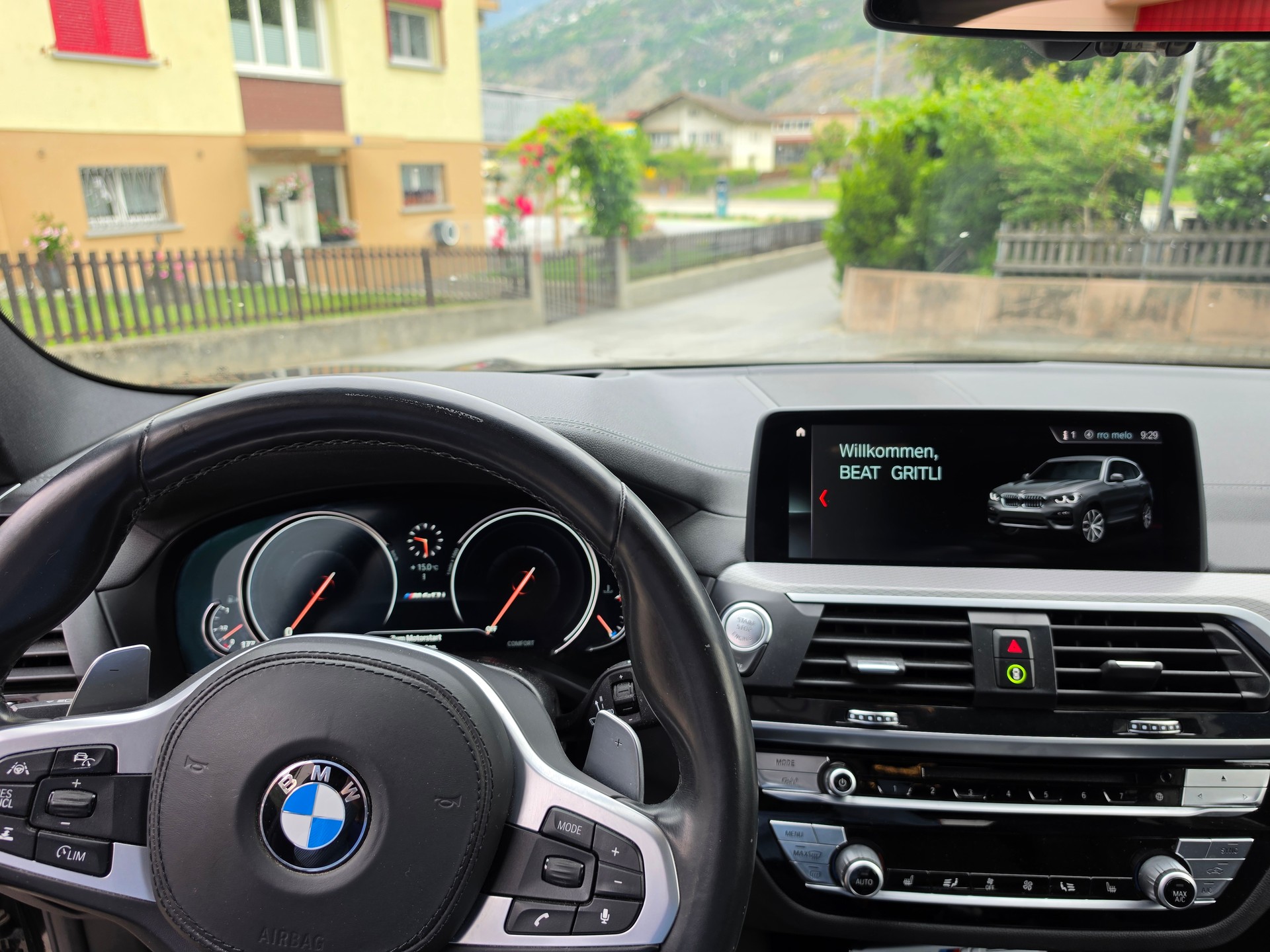 BMW M40i-image-10