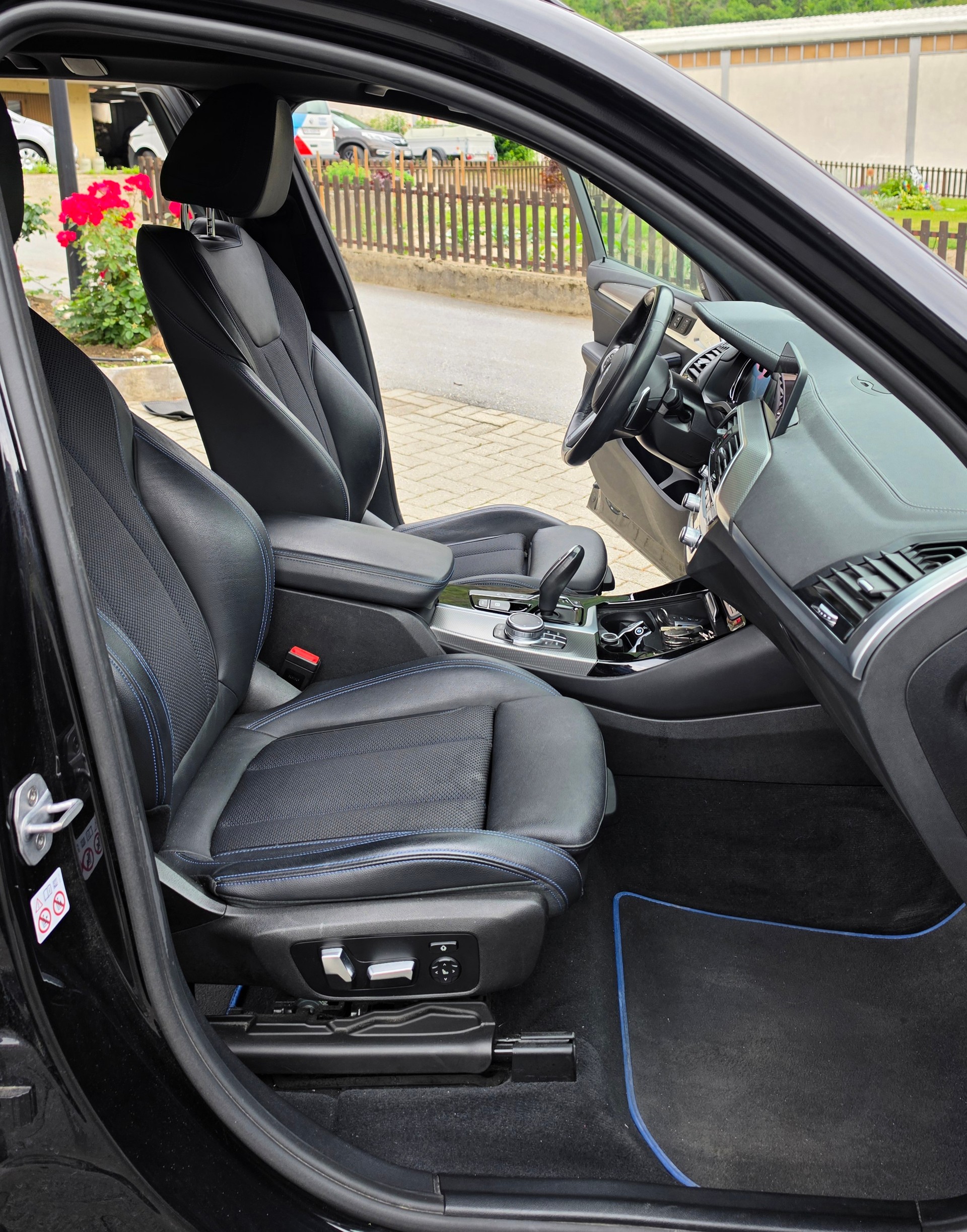 BMW M40i-image-3