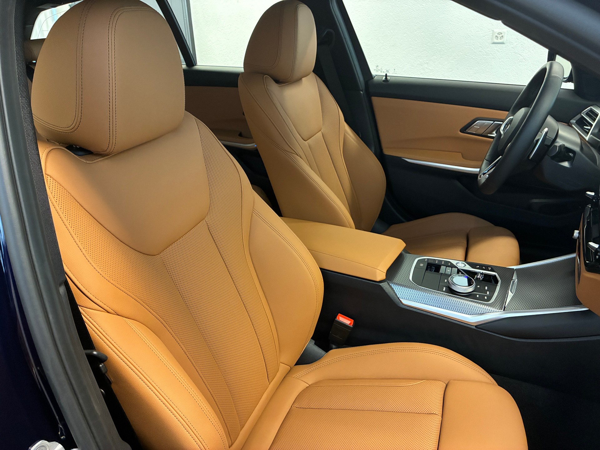 BMW 320d xDrive Touring M Sport-image-9